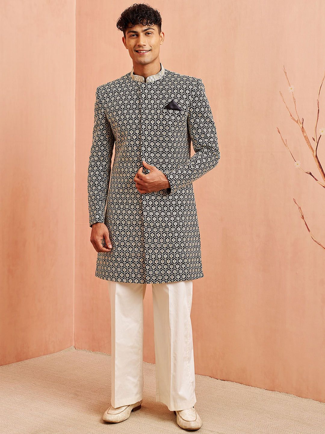 VASTRAMAY Men Embroidered Slim-Fit Mandarin Collar Sherwani Set