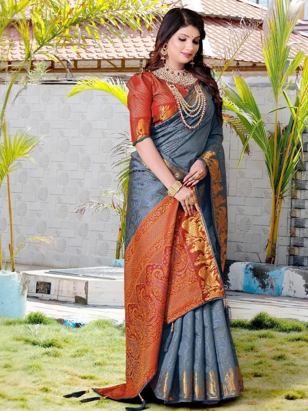 AKSH FASHION Grey Silk Blend  Sarees