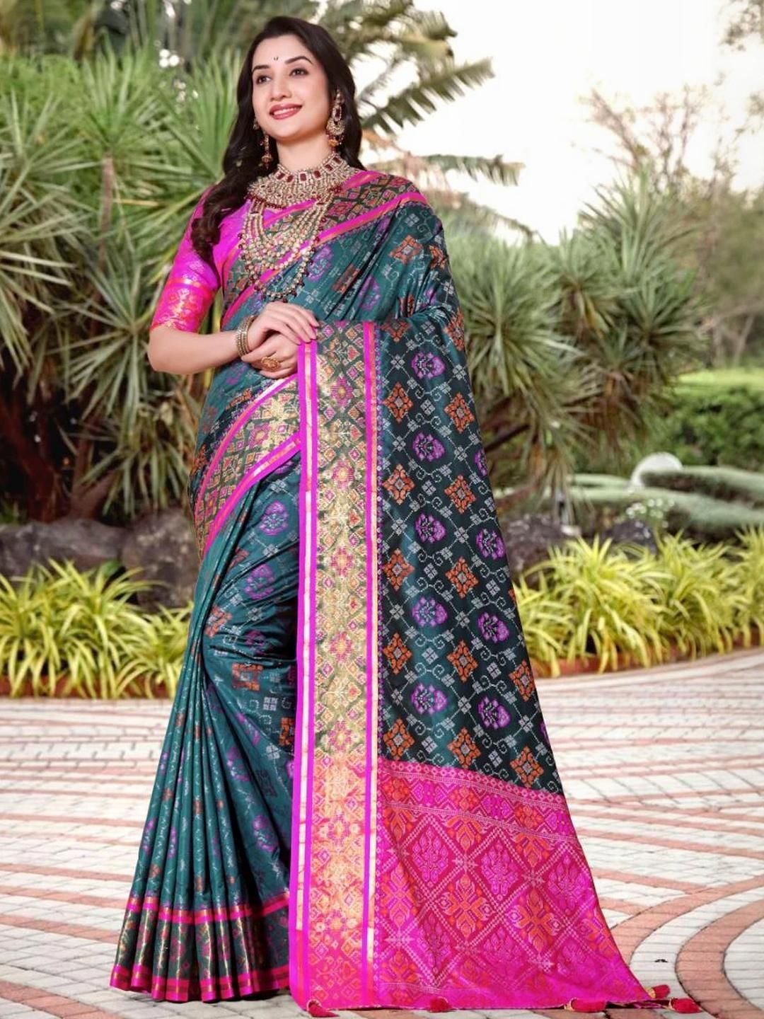 AKSH FASHION Blue Silk Blend  Sarees