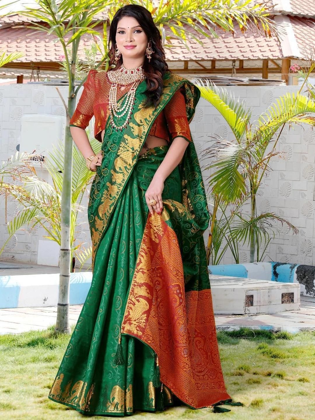 AKSH FASHION Green Silk Blend  Sarees
