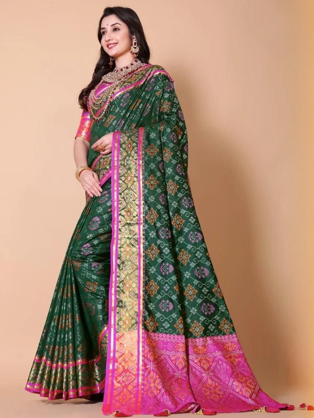AKSH FASHION Green Silk Blend  Sarees