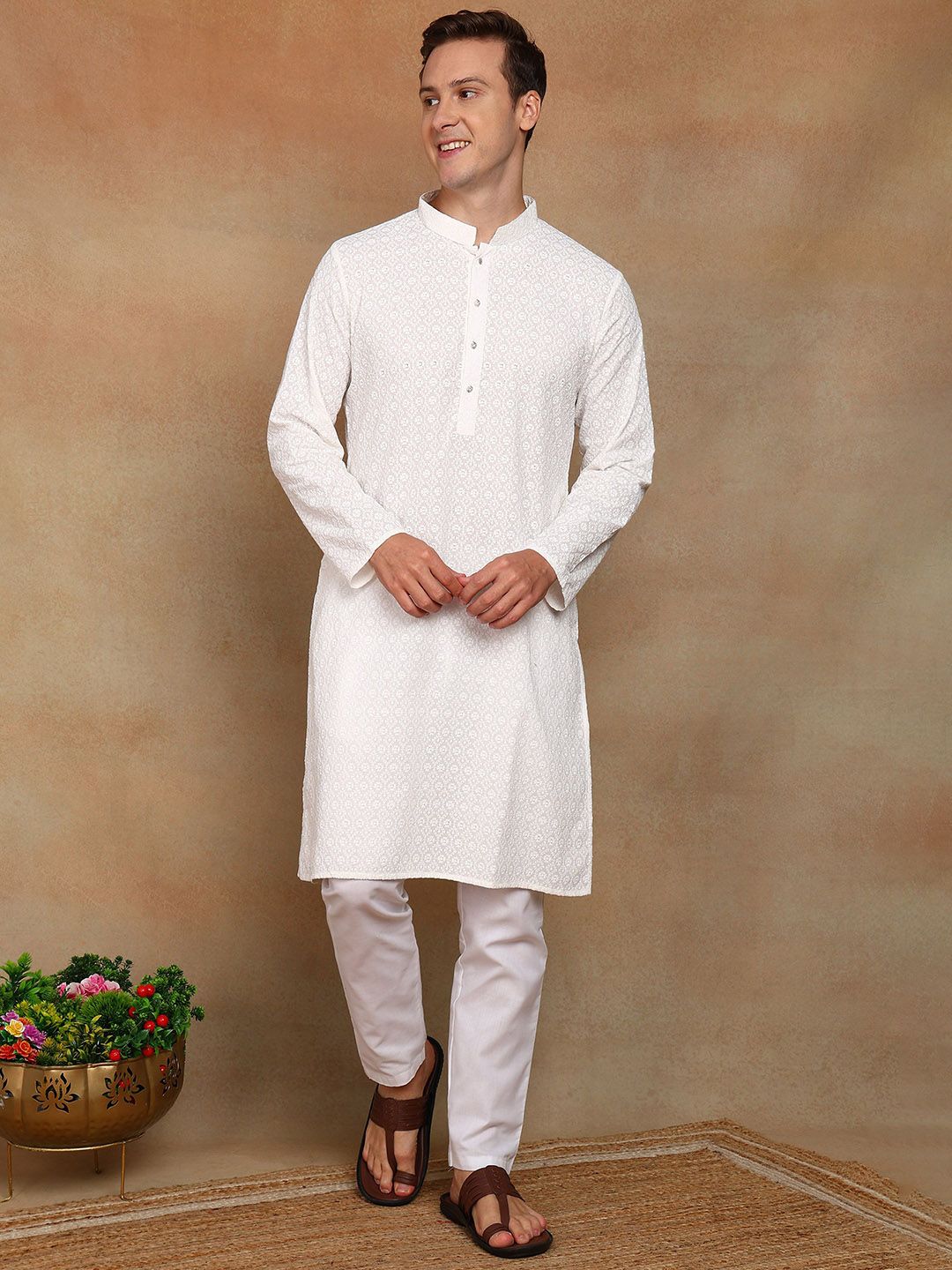 House of Pataudi Floral Embroidered Mandarin Collar Sequins Straight Kurta