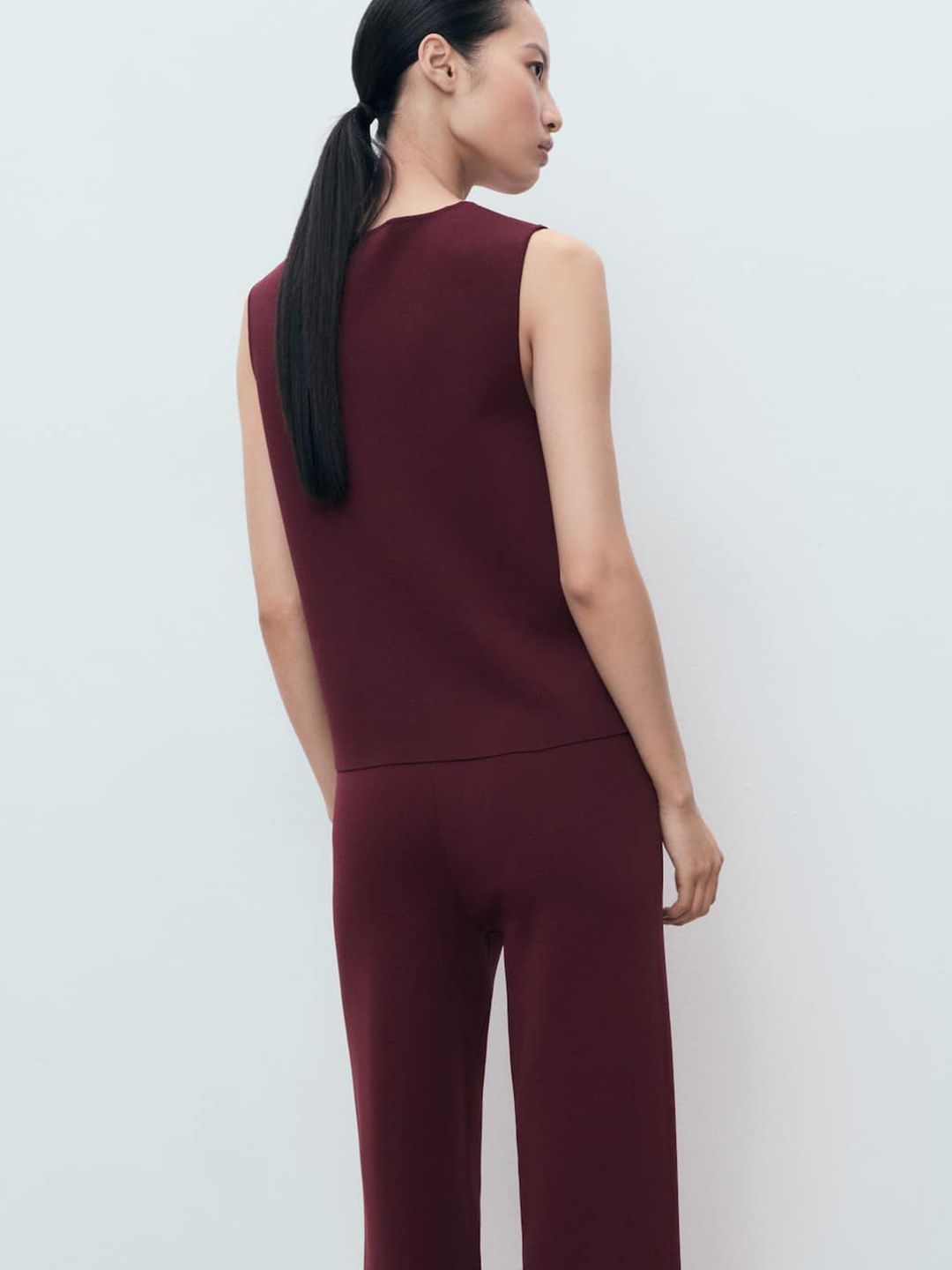 Round Neck Textured Waistcoat
