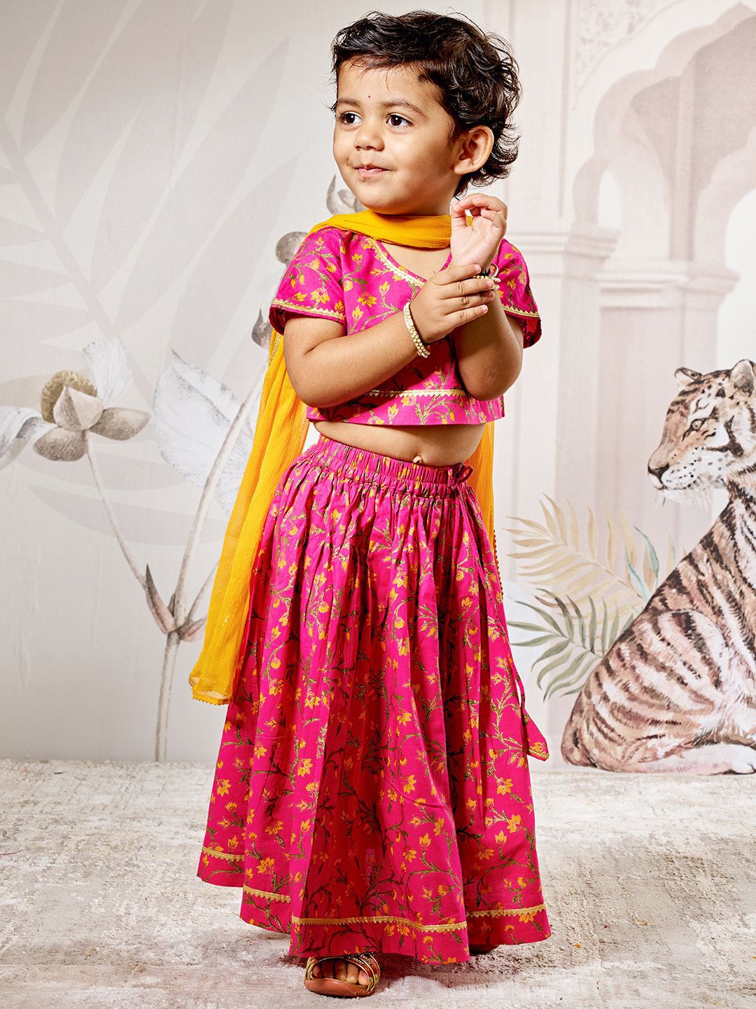 VASTRAMAY Girls Printed Foil Print Ready to Wear Lehenga & Blouse With Dupatta
