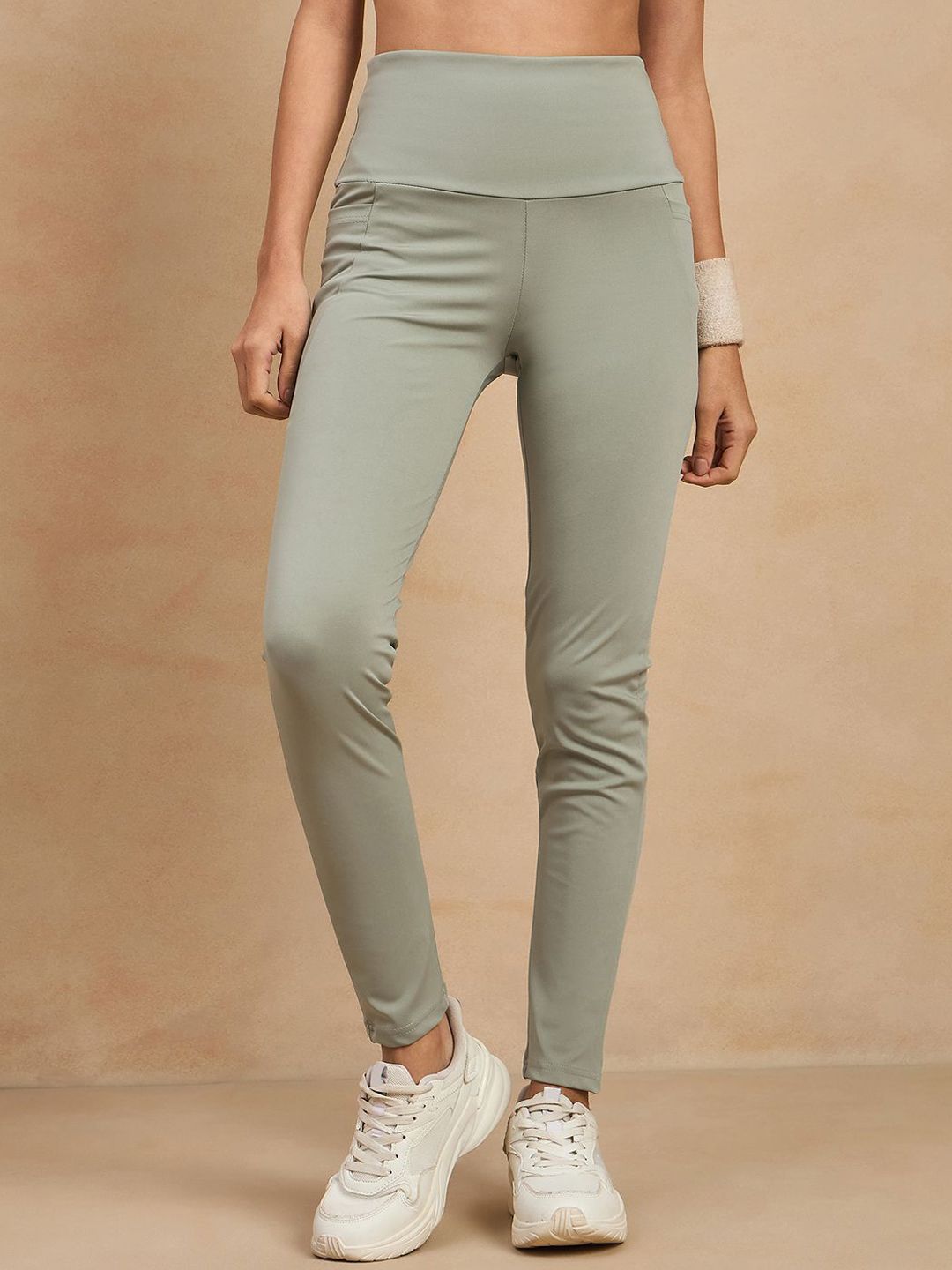 COLOR CAPITAL High-Rise Antimicrobial Tights