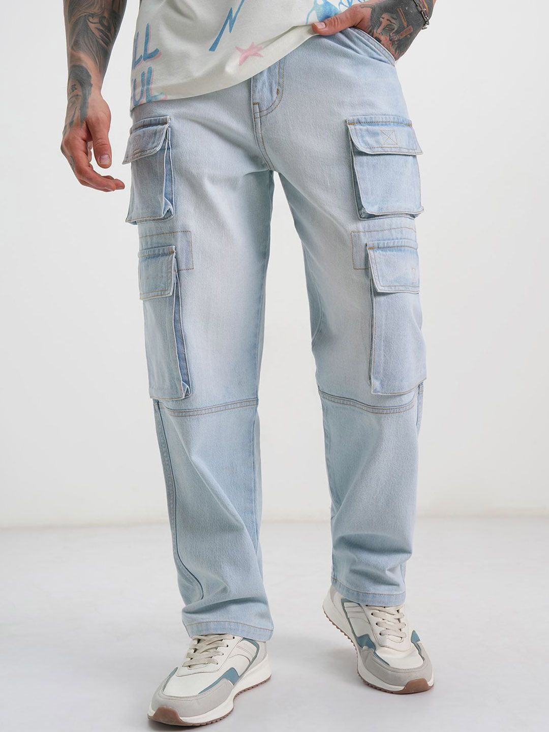 HIGHLANDER Men Straight Fit Mid-Rise Cargo Styles Cotton Jeans