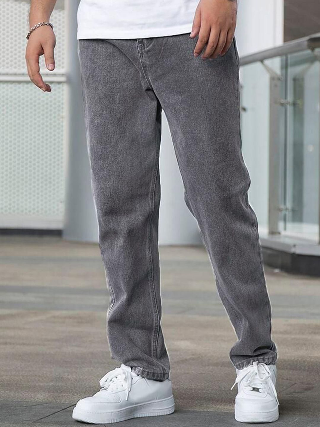 me Queen Men Straight Fit Mid-Rise Low Distress Heavy Fade Cotton Jeans