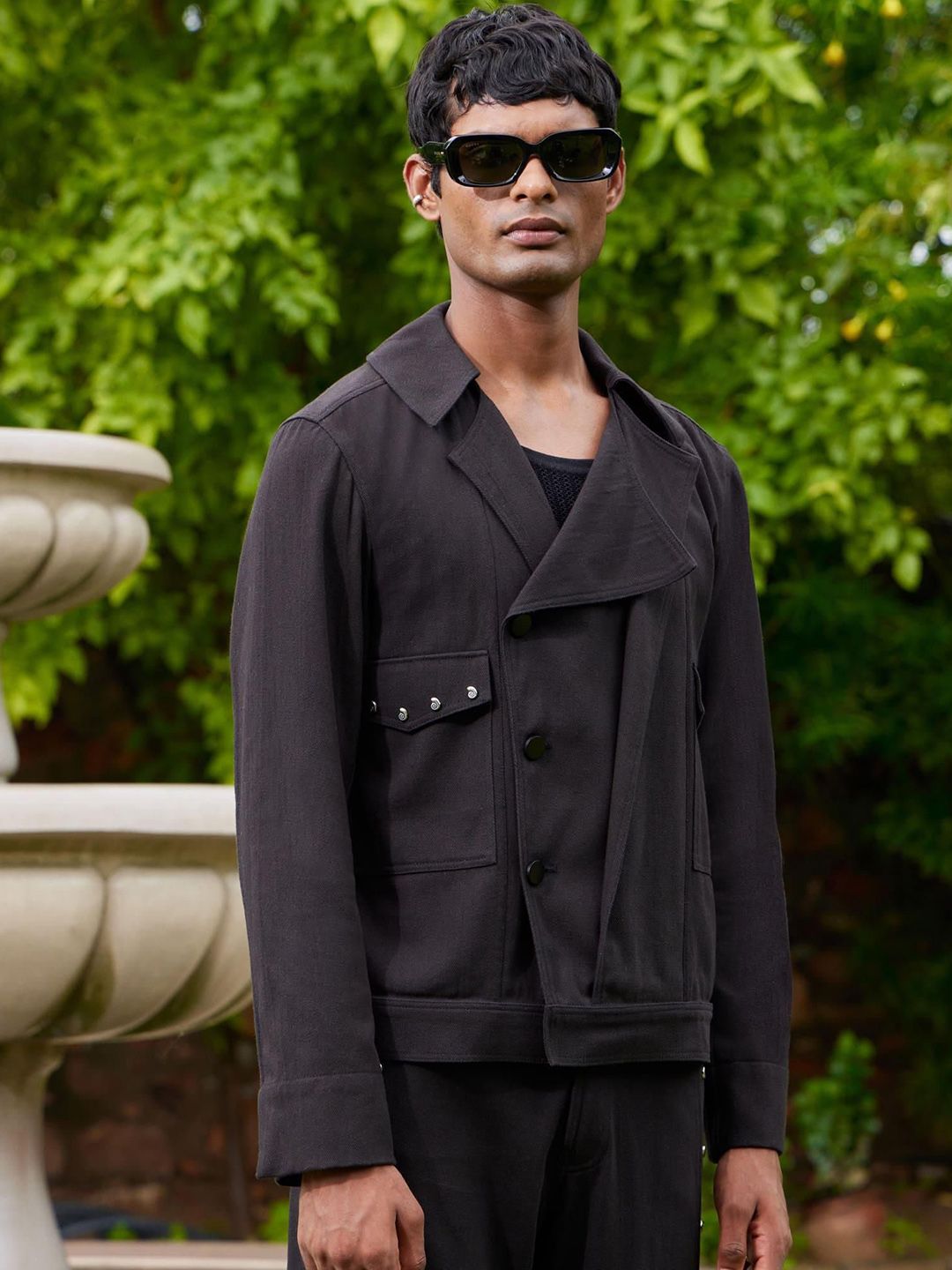 Triune Men Colourblocked Crop Tailored Jacket