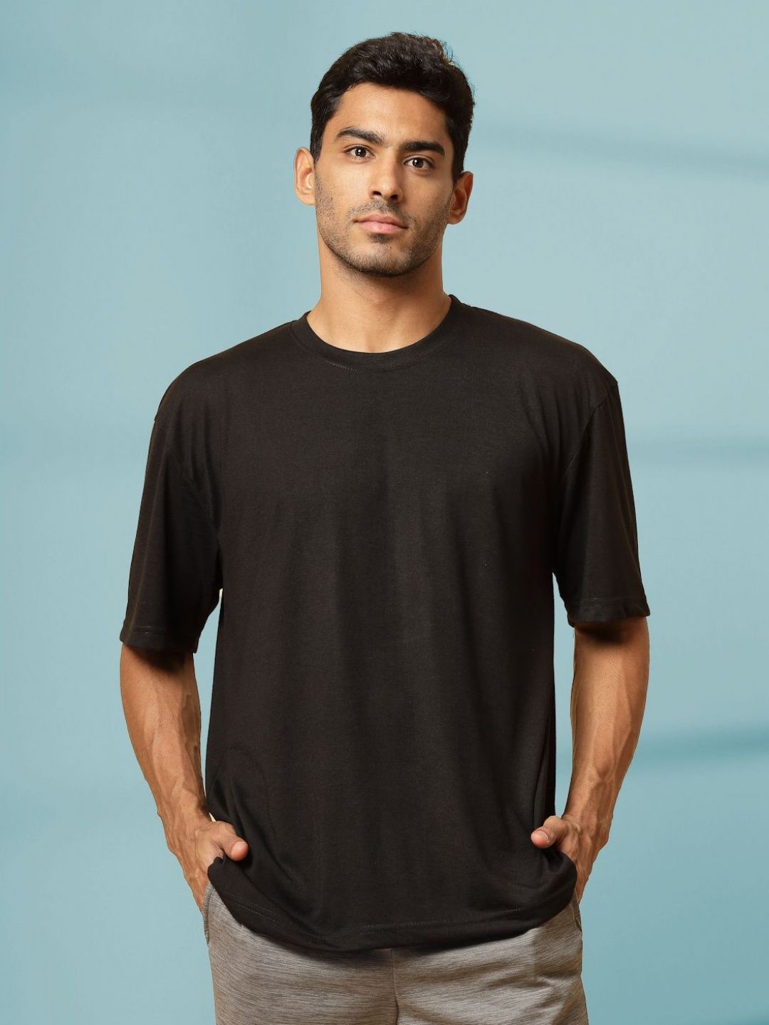 Mast & Harbour Men Solid Round Neck Oversized T-shirt