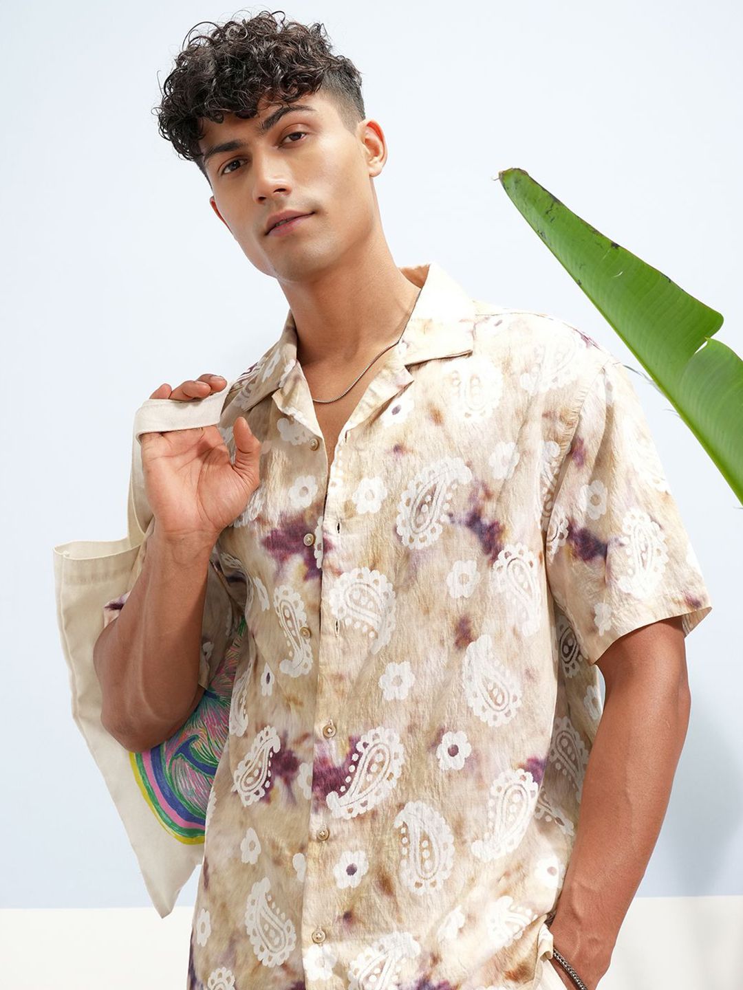 HIGHLANDER Men Relaxed Fit Floral Printed Cuban Collar Casual Shirt