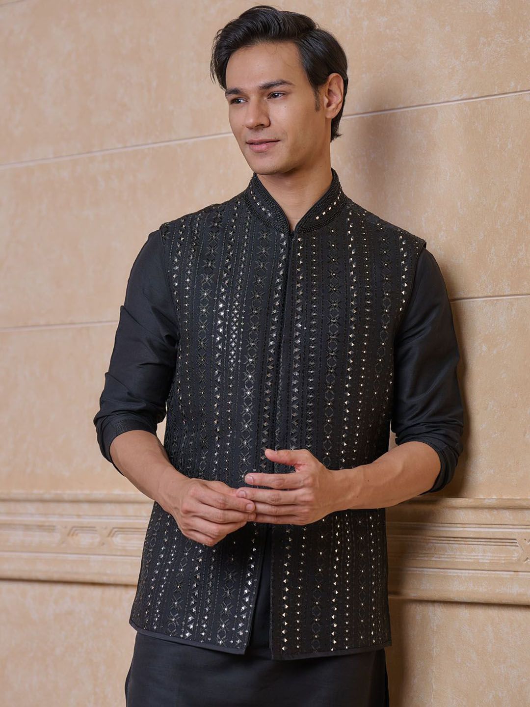 Tasva Embroidered Woven Nehru Jacket
