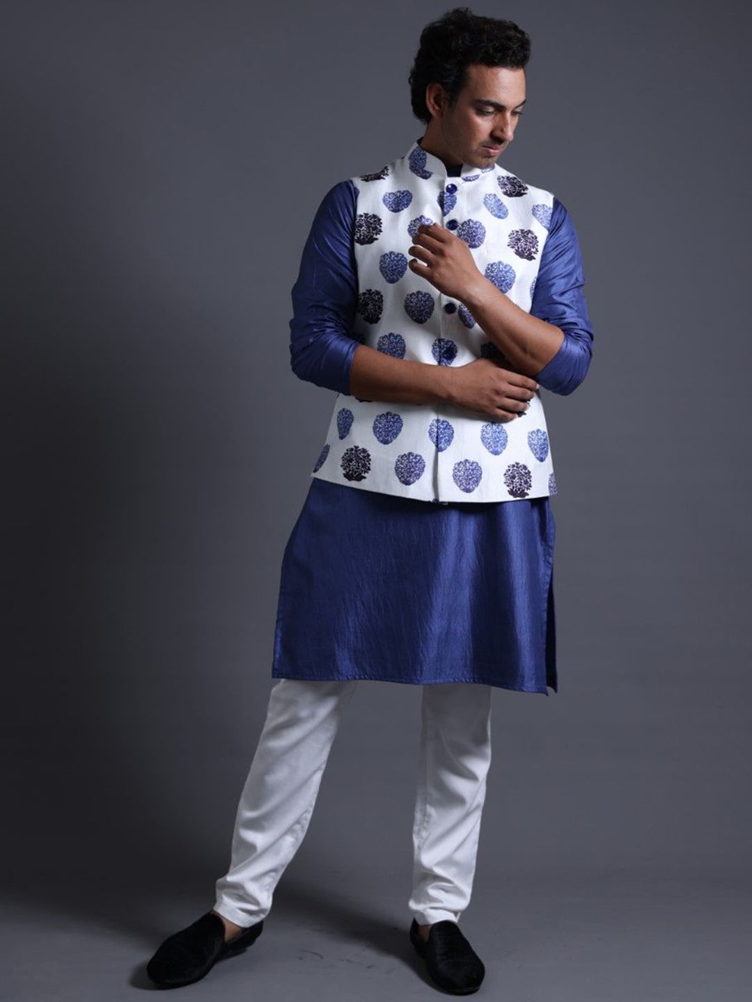 THETAA Woven Design Sleeveless Nehru Jacket