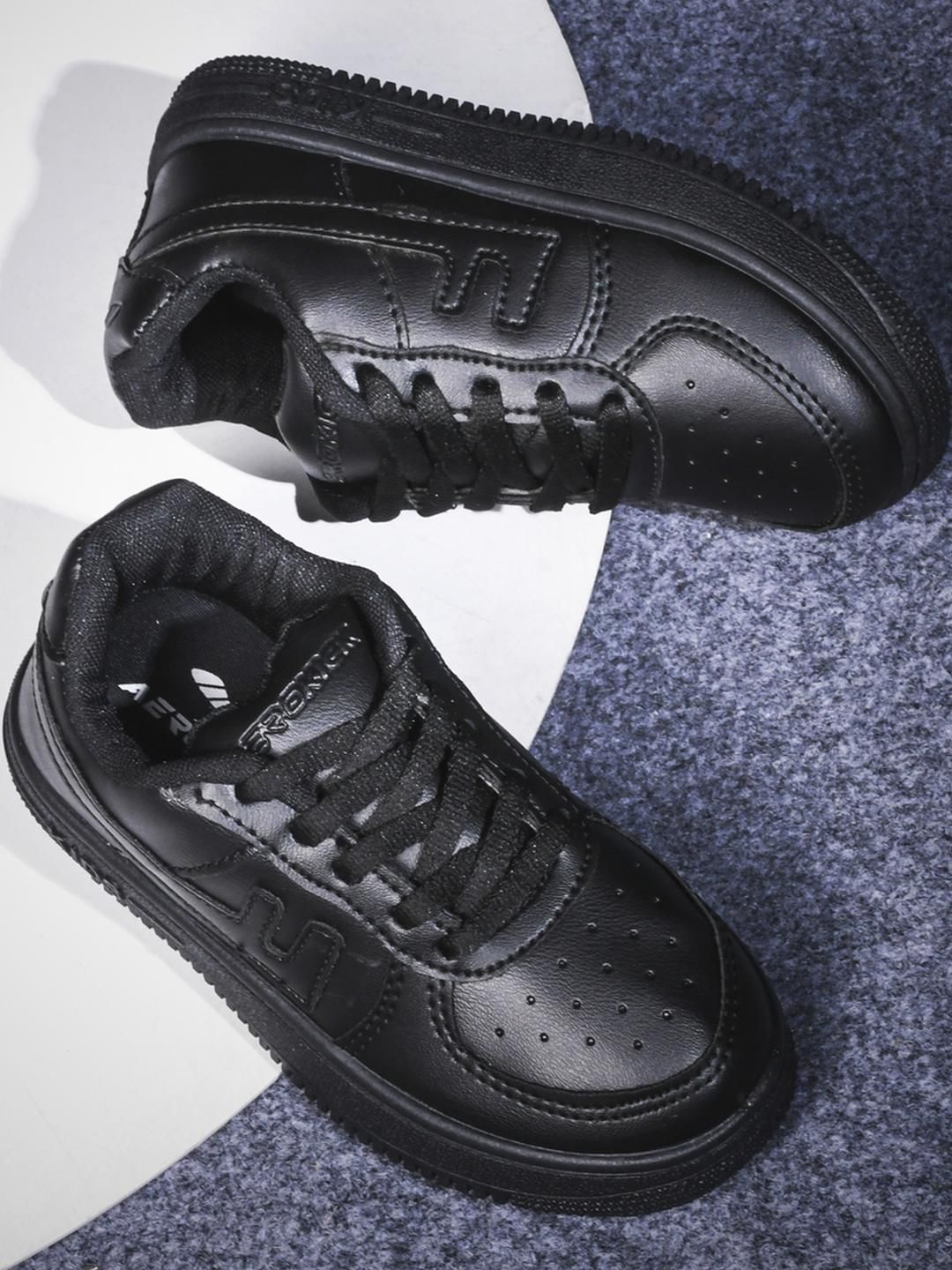 AEROKICK Kids Black Textured Sneakers