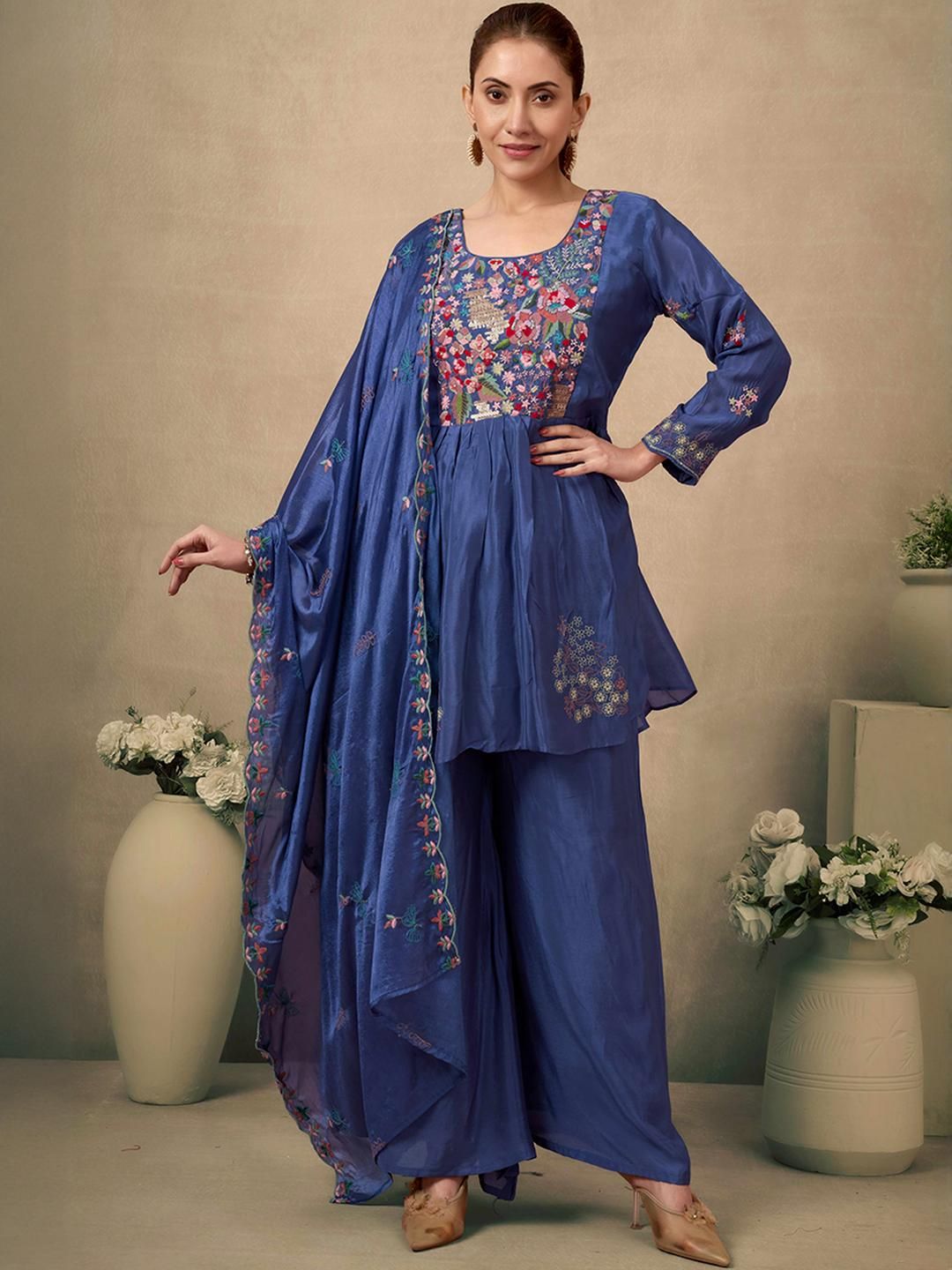 Peachmode Women Embroidered Regular Thread Work Kurti with Palazzos & With Dupatta