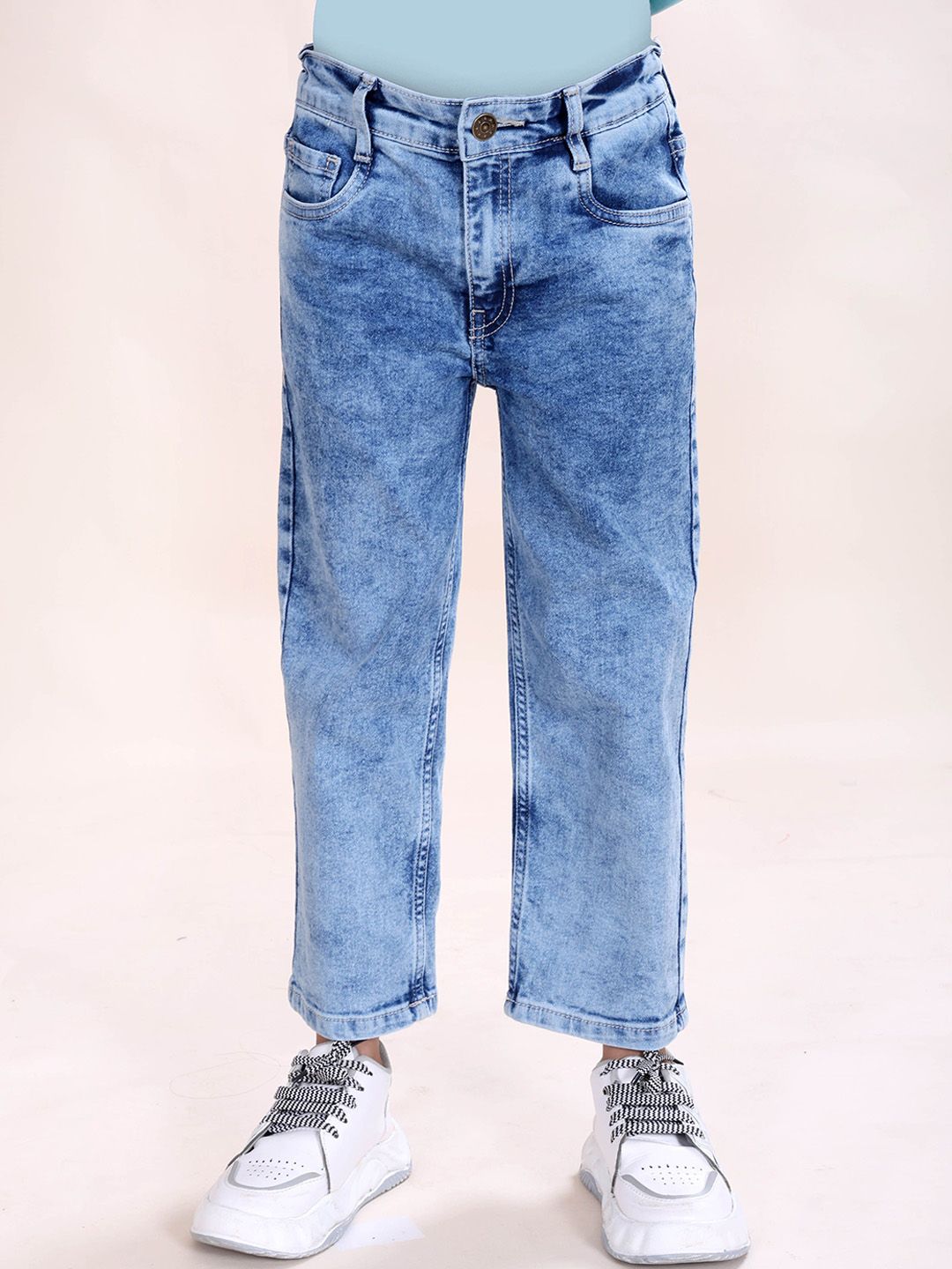 KiddoPanti Girls Chest Printed Round Neck T-Shirt & Jeans Clothing Set