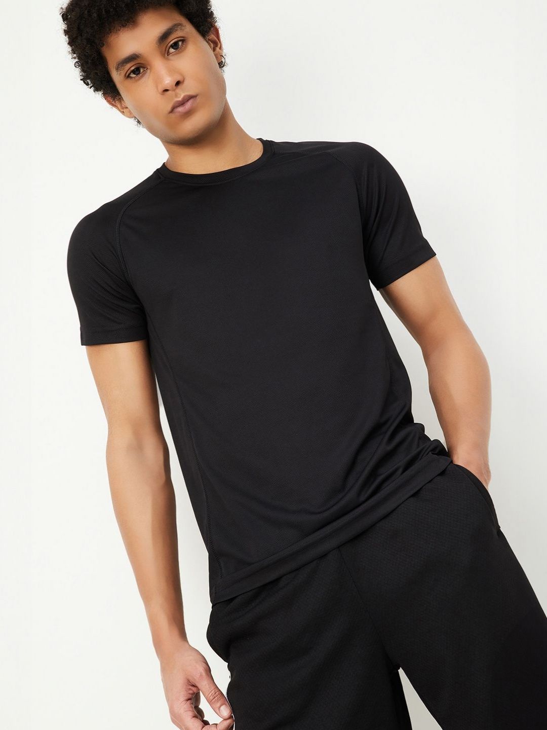 max Round Neck Raglan Sleeves T-shirt