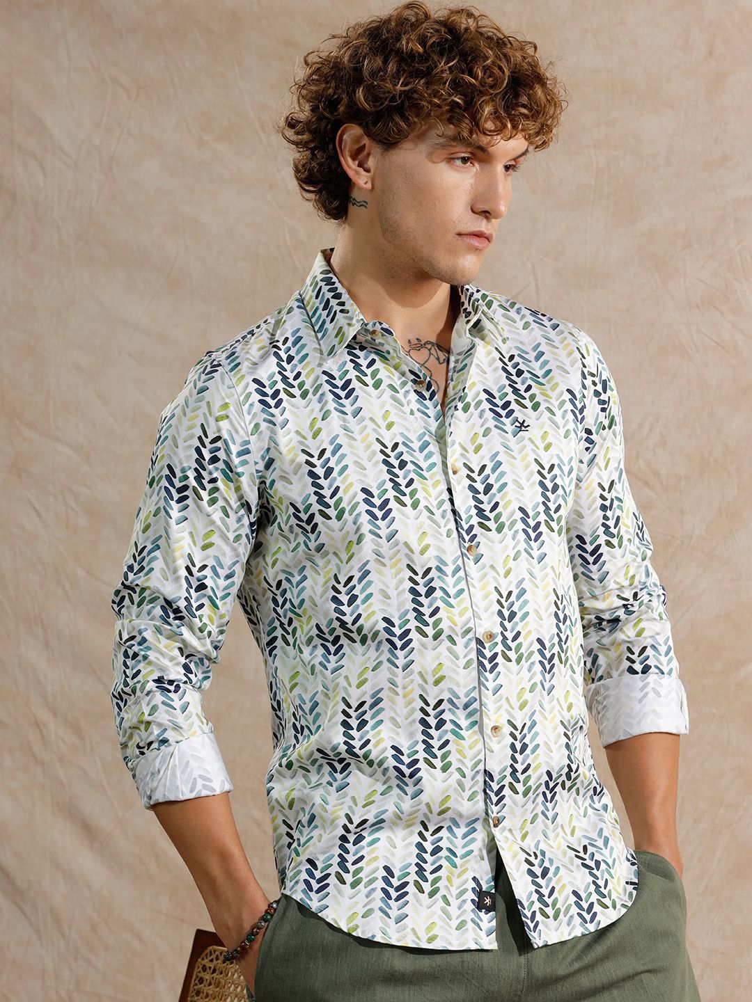 WROGN Comfort Slim Fit Floral Printed Spread Collar Pure Cotton Casual Shirt