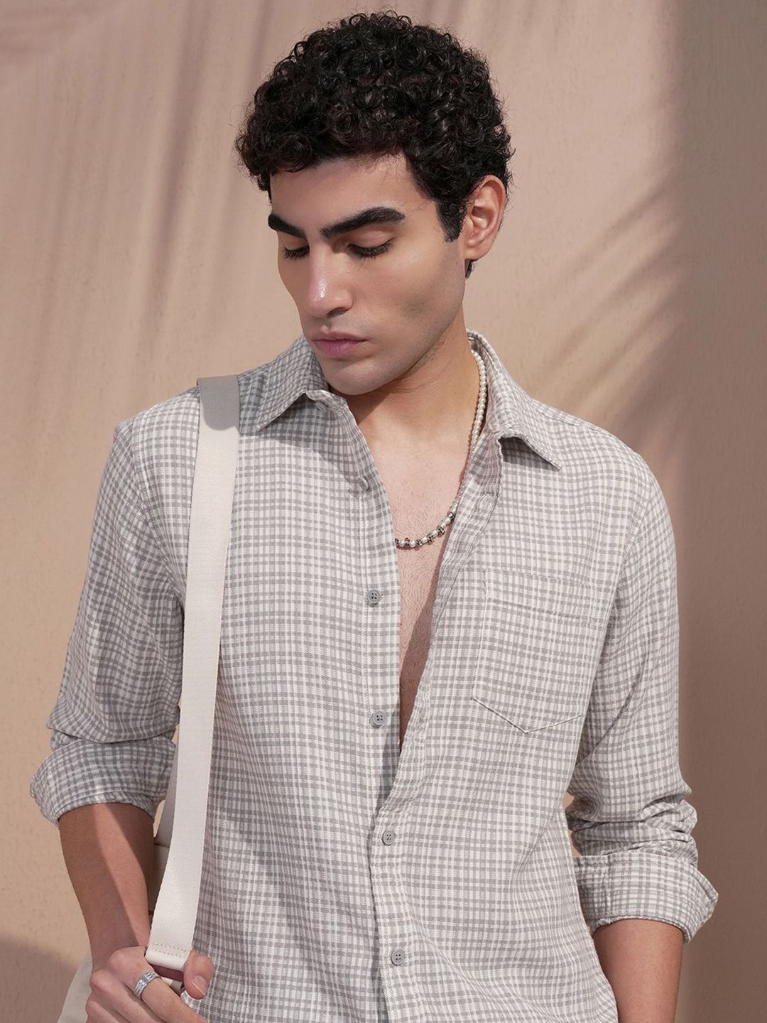 HIGHLANDER Slim Fit Checked Cutaway Collar Cotton Casual Shirt
