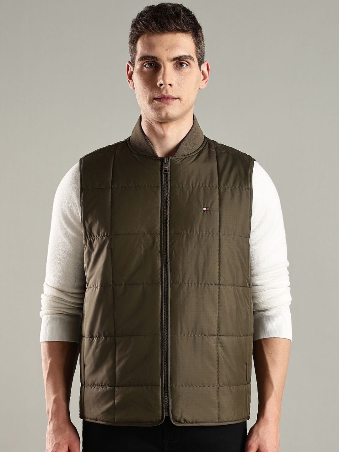 Tommy Hilfiger Mandarin Collar Sleeveless Quilted Jacket
