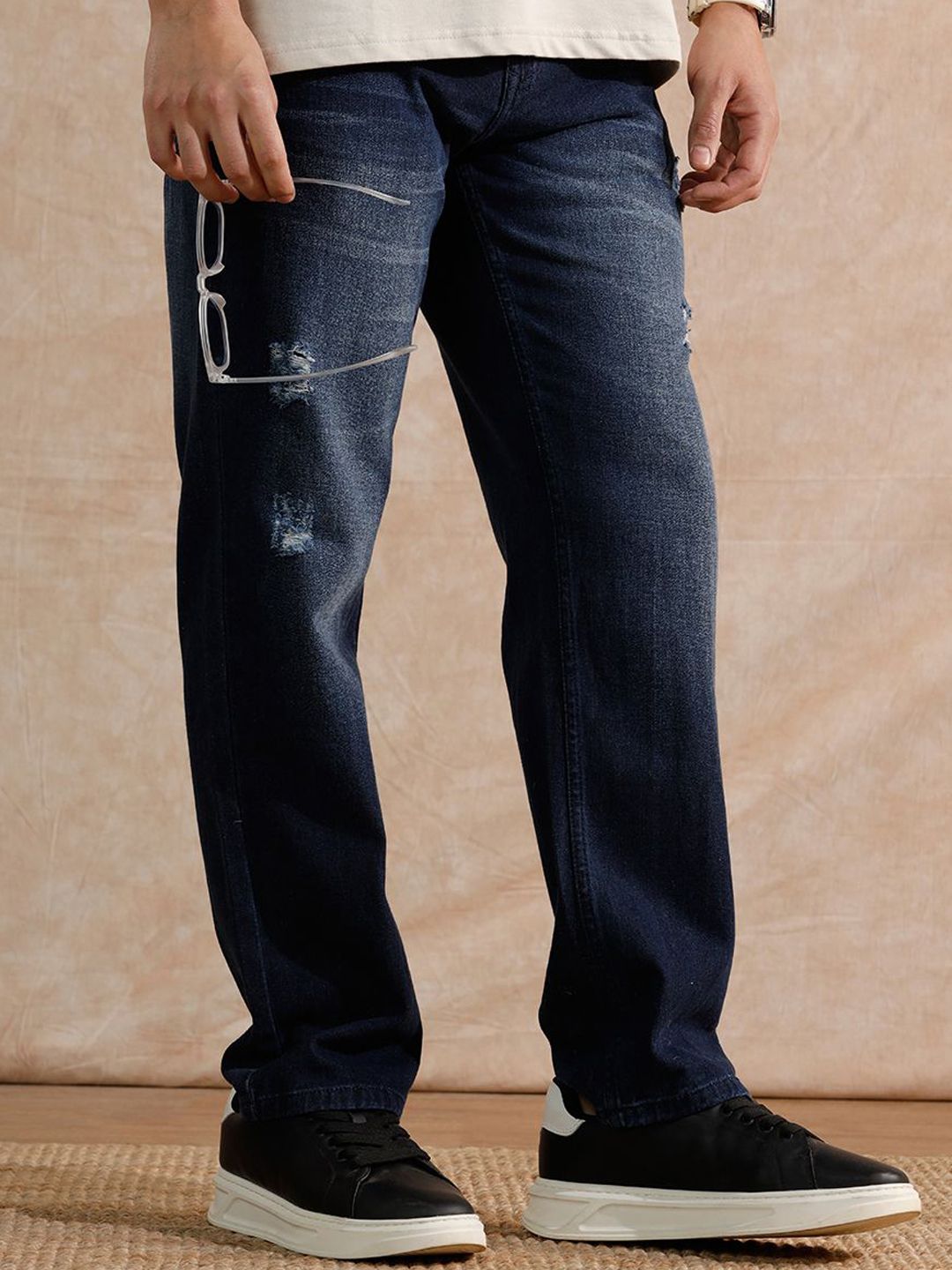 WROGN Men Comfort Relaxed Fit Mid-Rise Mildly Distressed Light Fade Jeans