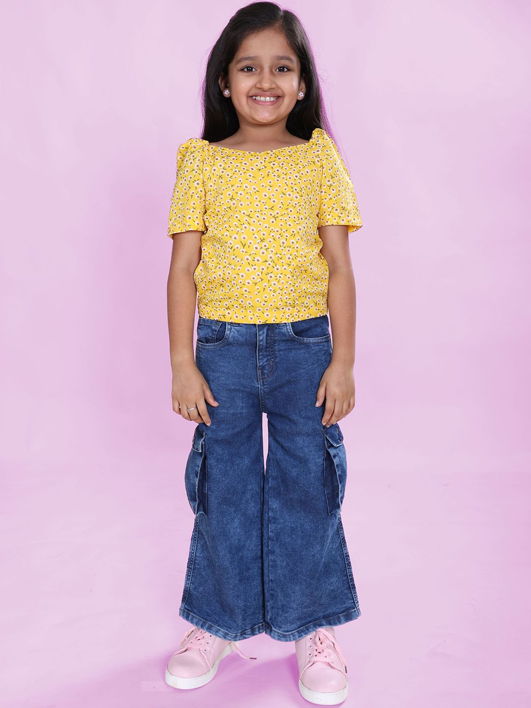KiddoPanti Girls Floral Printed Round Neck Top With Jeans