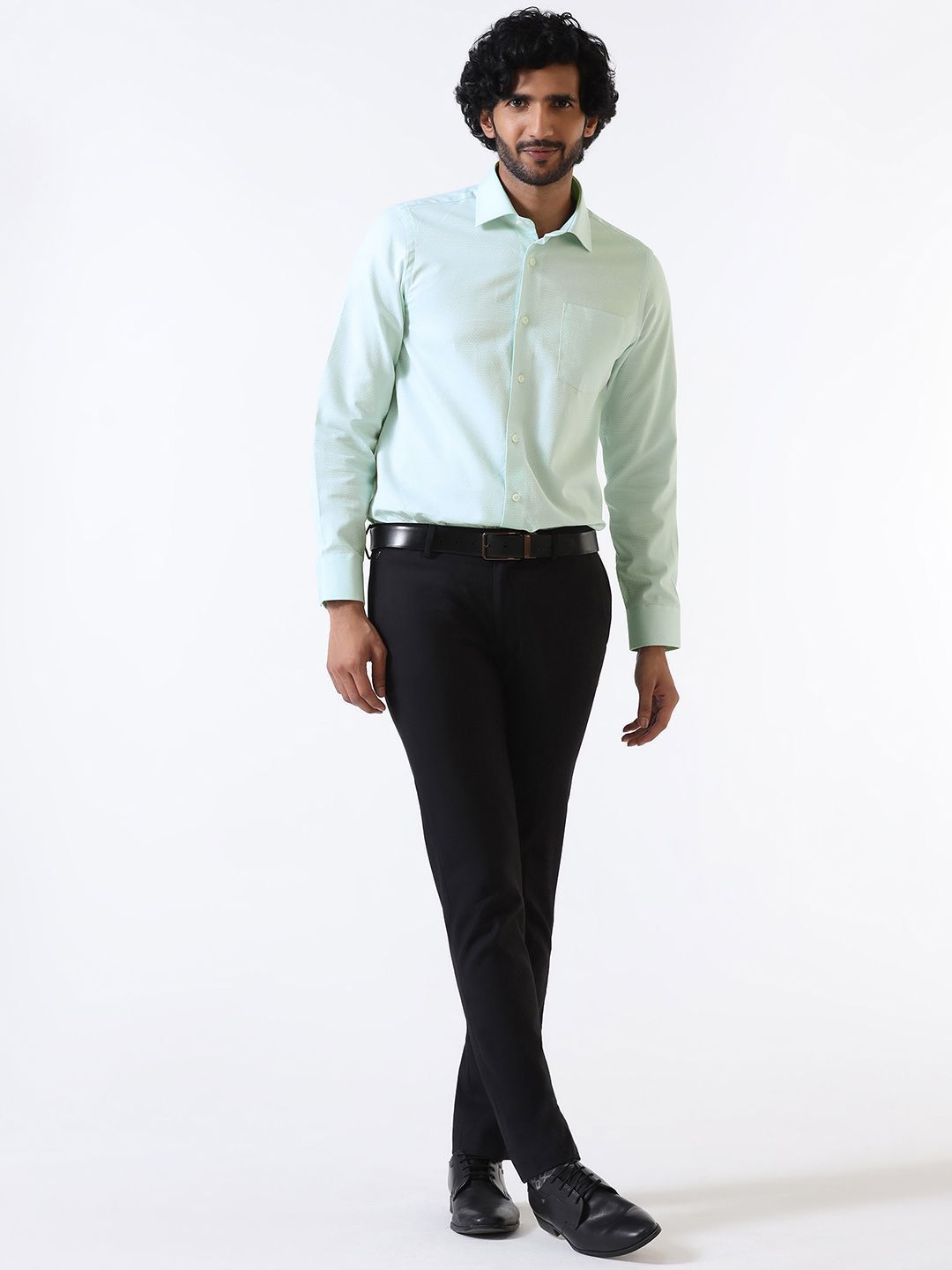 Blackberrys Men India Slim Fit Solid Spread Collar Cotton Formal Shirt