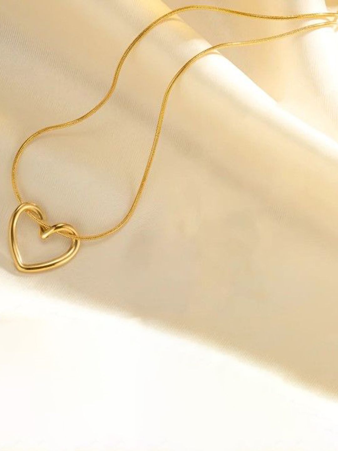Lovemi Movements Unisex Stainless Steel Gold Plated Heart Shaped Pendants with Chains