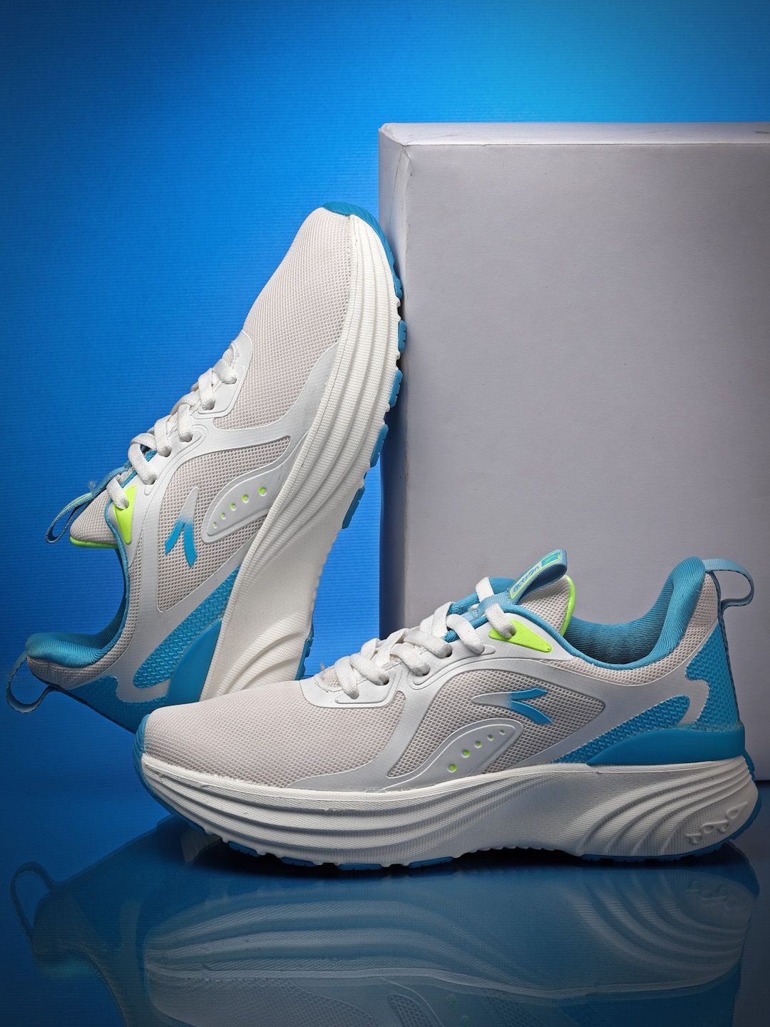 Action Men Lace-Up Running Non-Marking Shoes