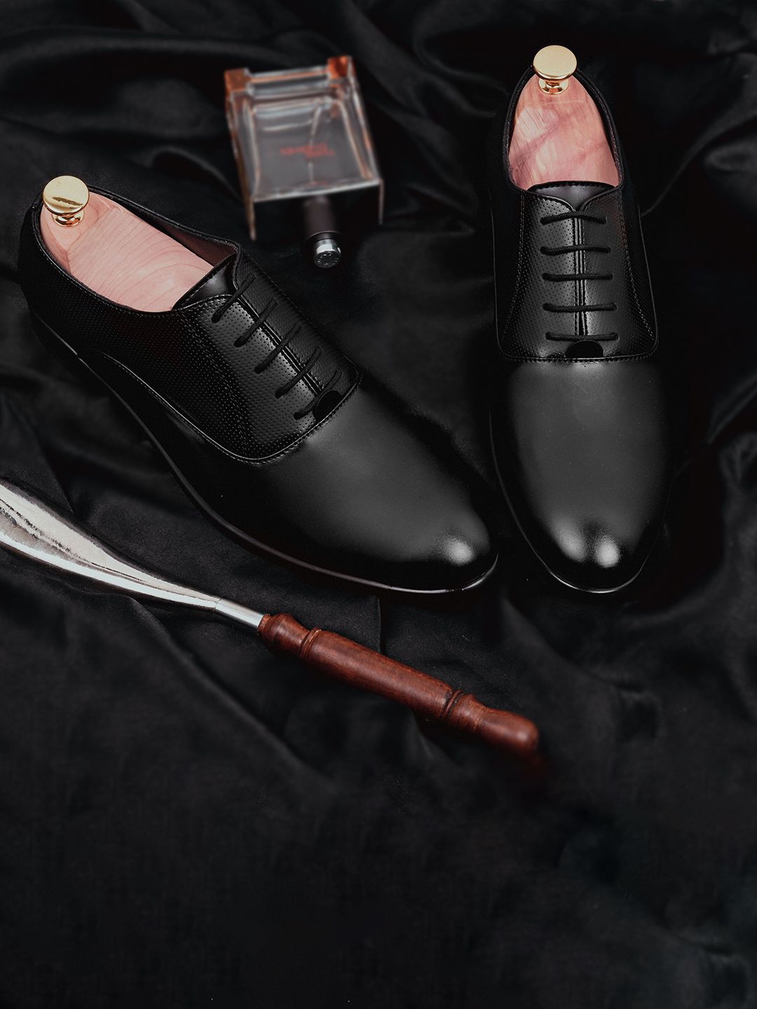 STREETLOOK Men Textured Formal Lace-Up Oxfords