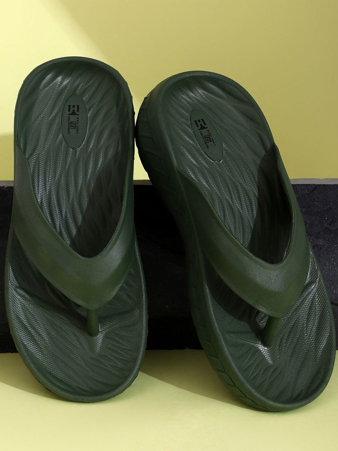 Hygear Radiant Men Self Design Flip-Flops
