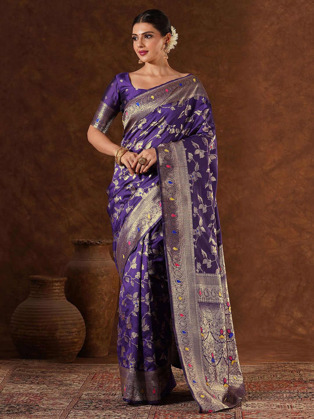 DIVASTRI Floral Woven Design Zari Banarasi Saree