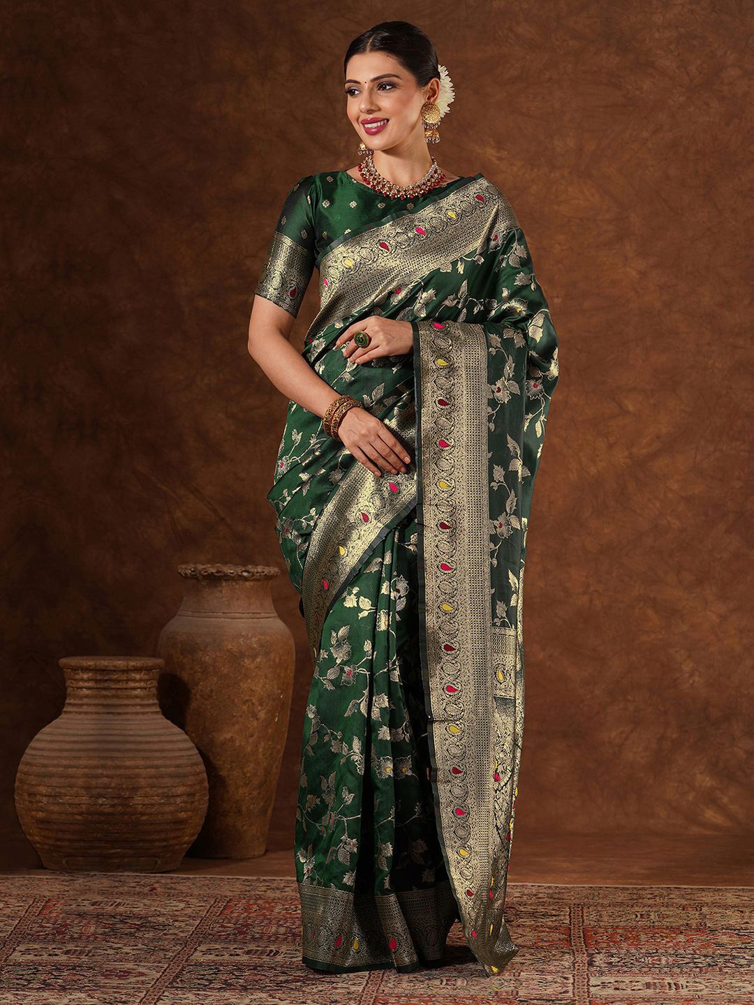 DIVASTRI Woven Design Zari Banarasi Saree