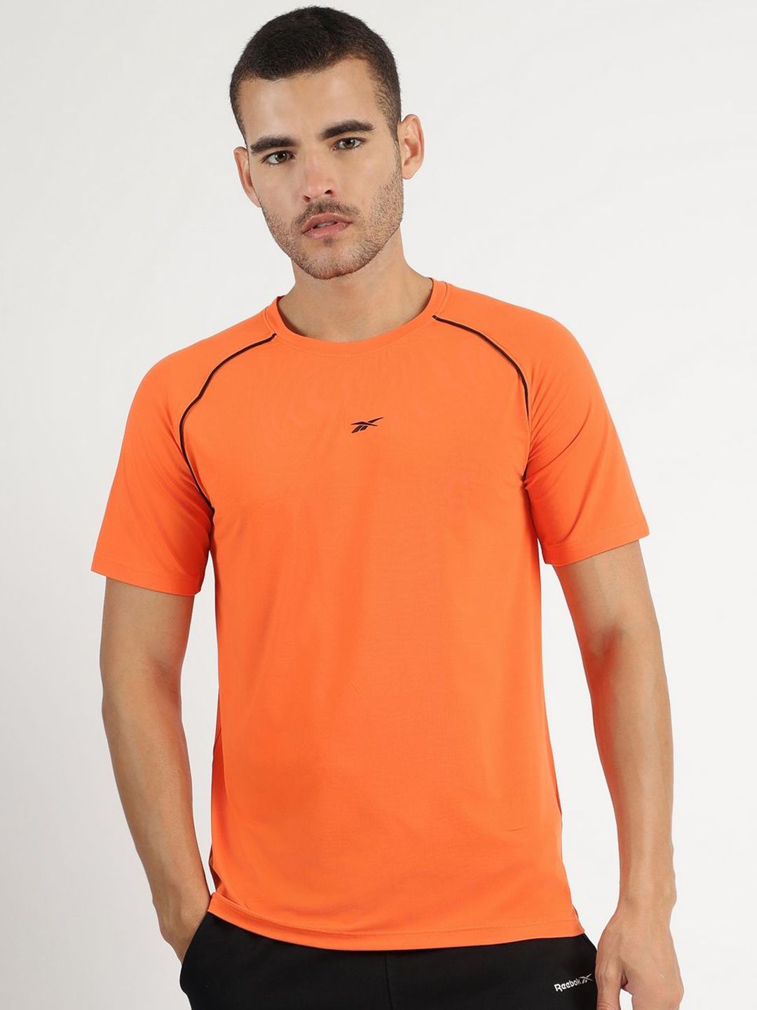 Reebok Men Solid Round Neck T-shirt