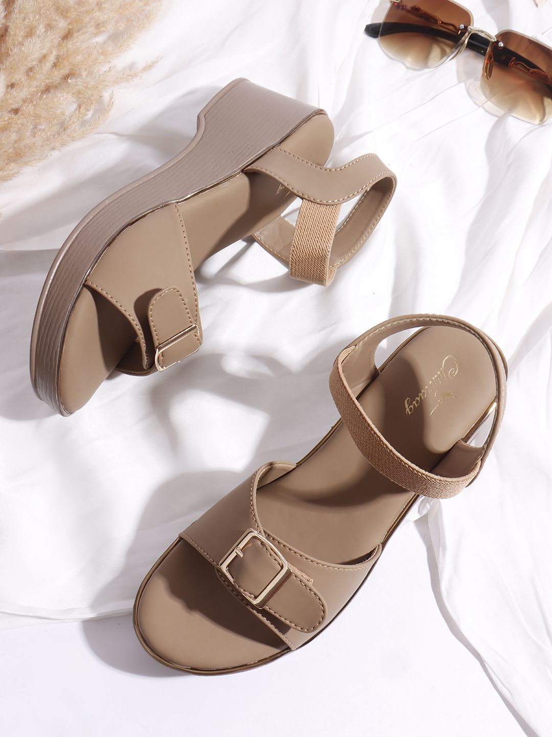 CHINRAAG CHINRAAG Women High-Top Platform Sandals