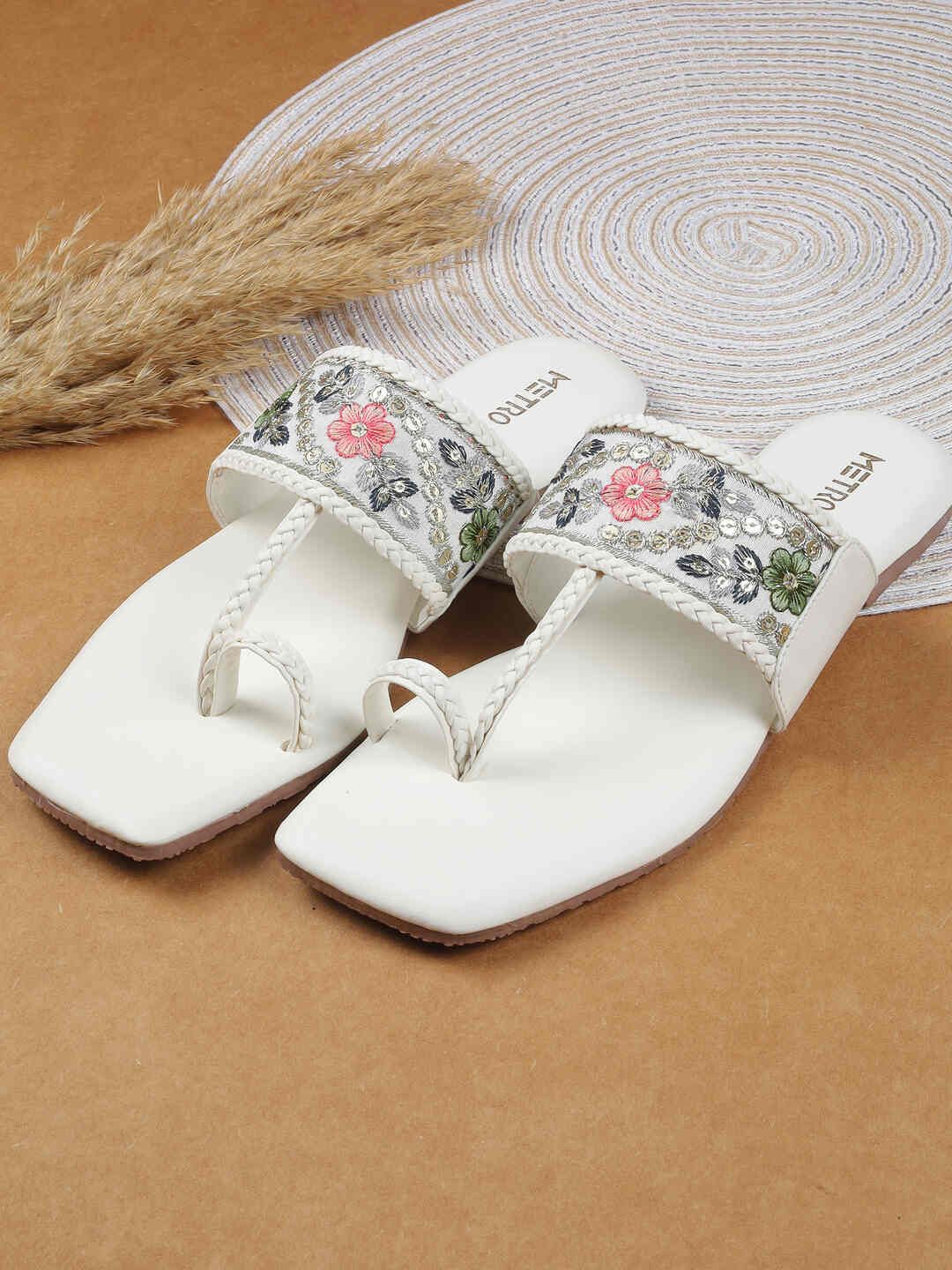 Metro Women Embellished One Toe Flats