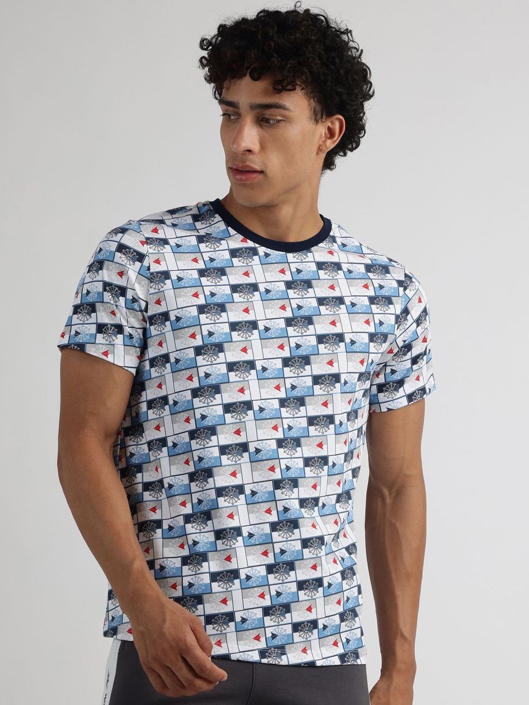 Reebok Men Geometric Printed Round Neck T-shirt