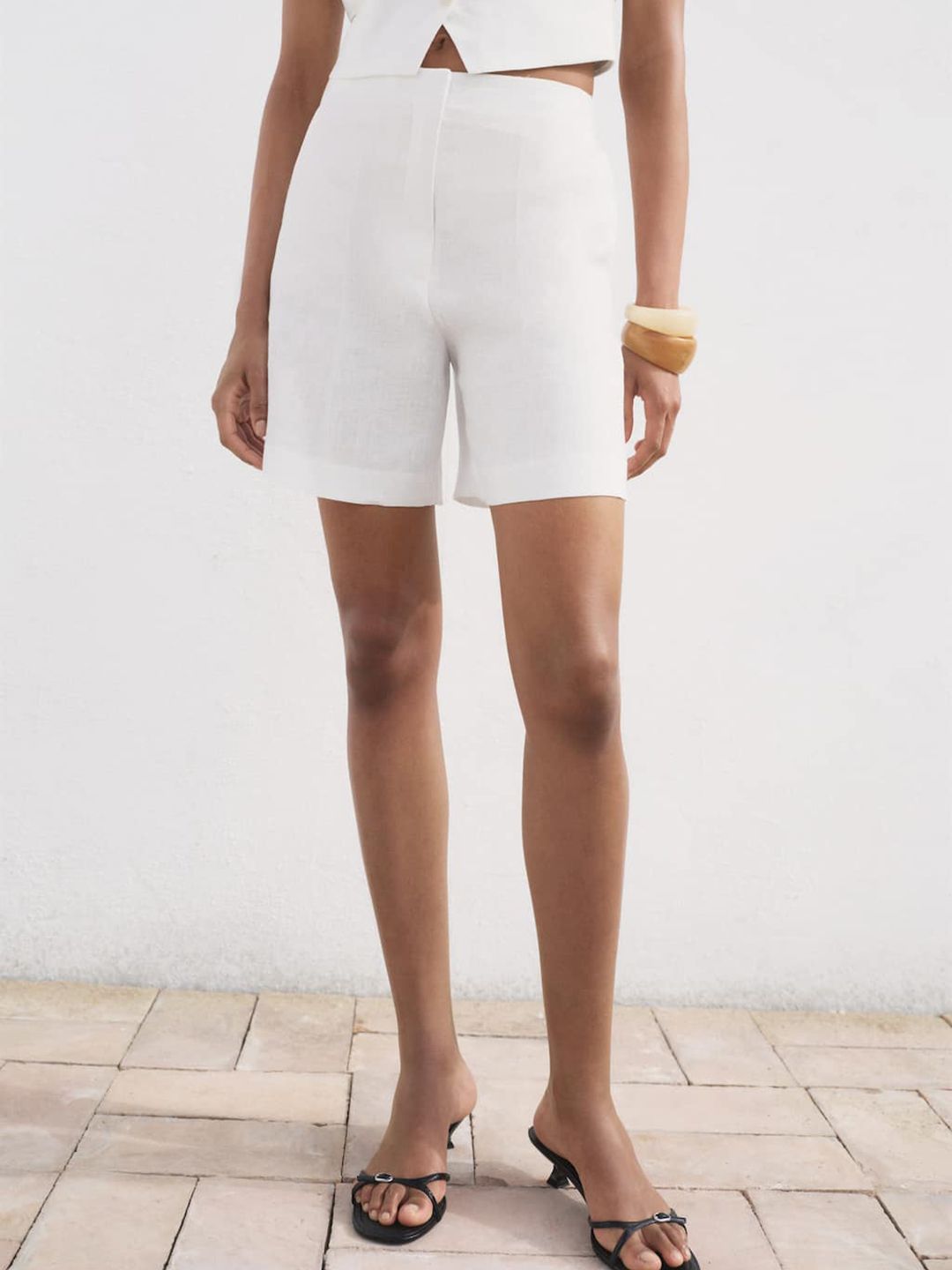Pure Linen High-Rise Shorts