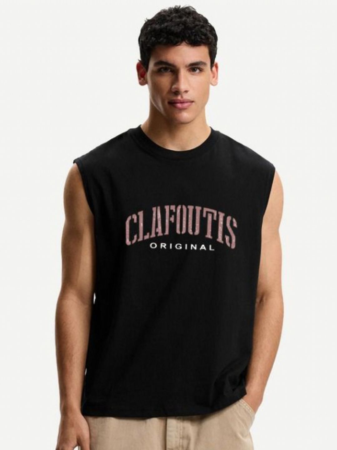 CLAFOUTIS Men Typography Printed Round Neck T-shirt