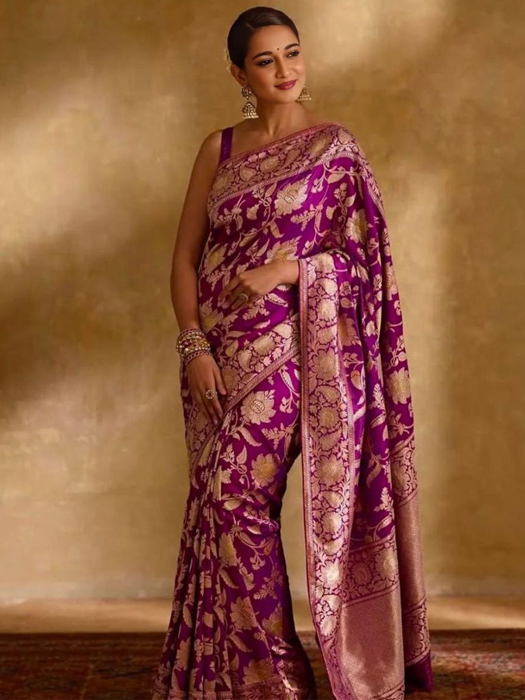 KAYOMMI KAYOMMI Women Woven Design Zari Satin Banarasi Saree
