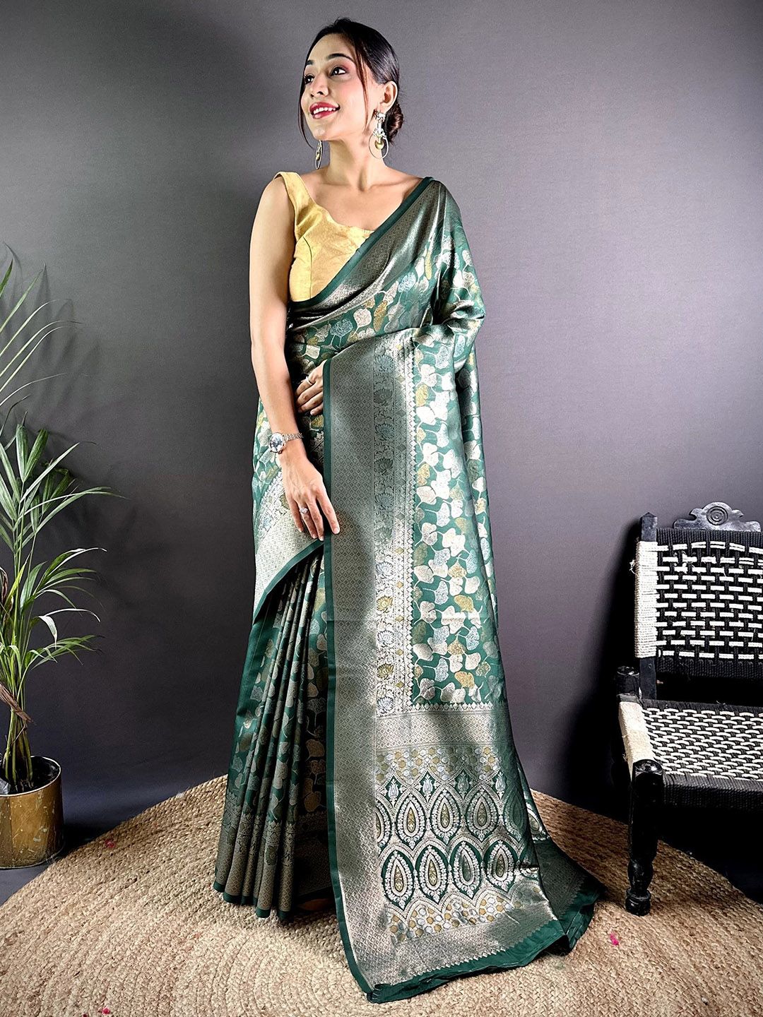 KALINI Ethnic Motifs Woven Design Zari Saree with Blouse Piece