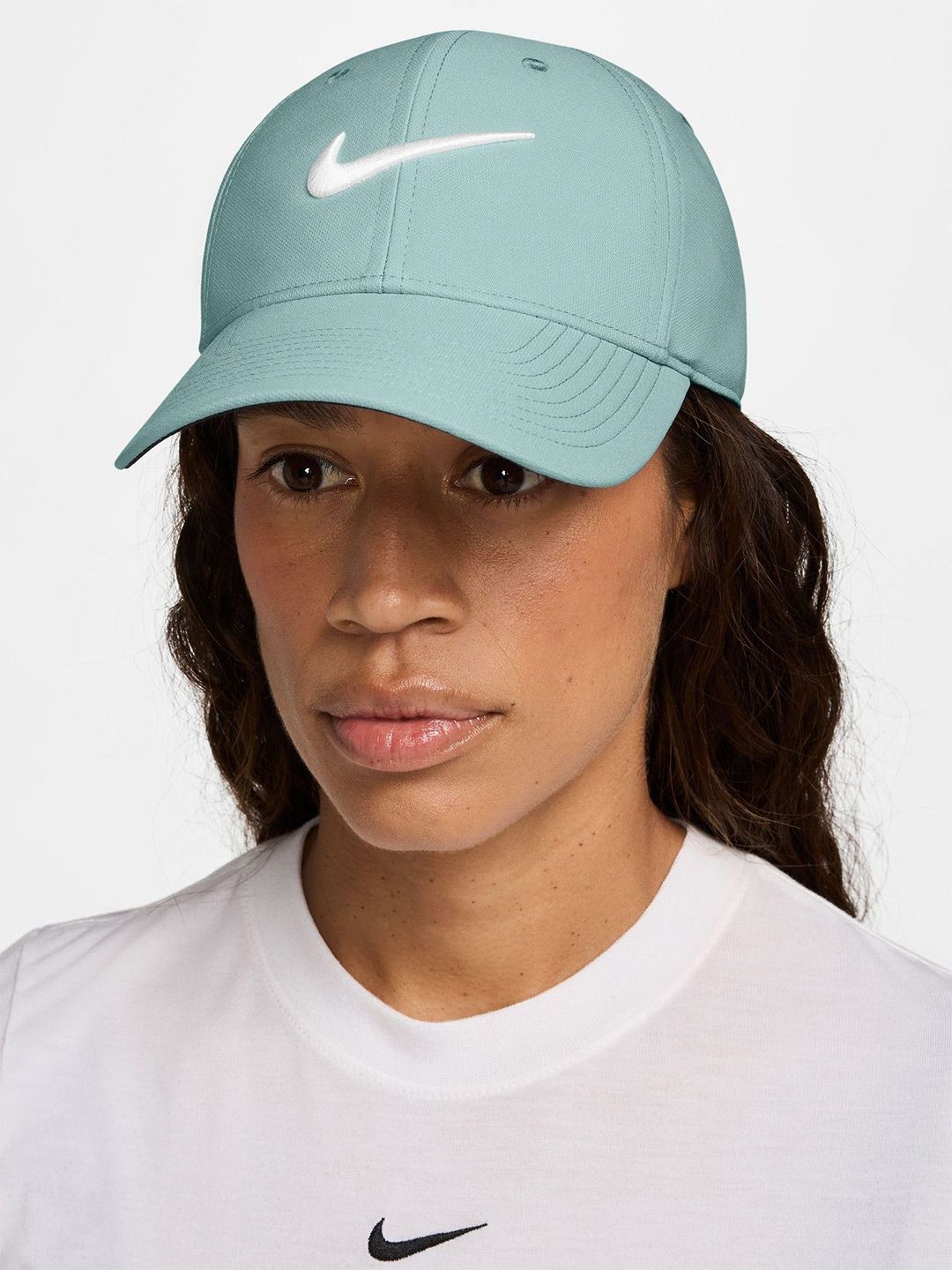 Nike Dri-FIT Club Structured Unisex Embroidered Swoosh Cap