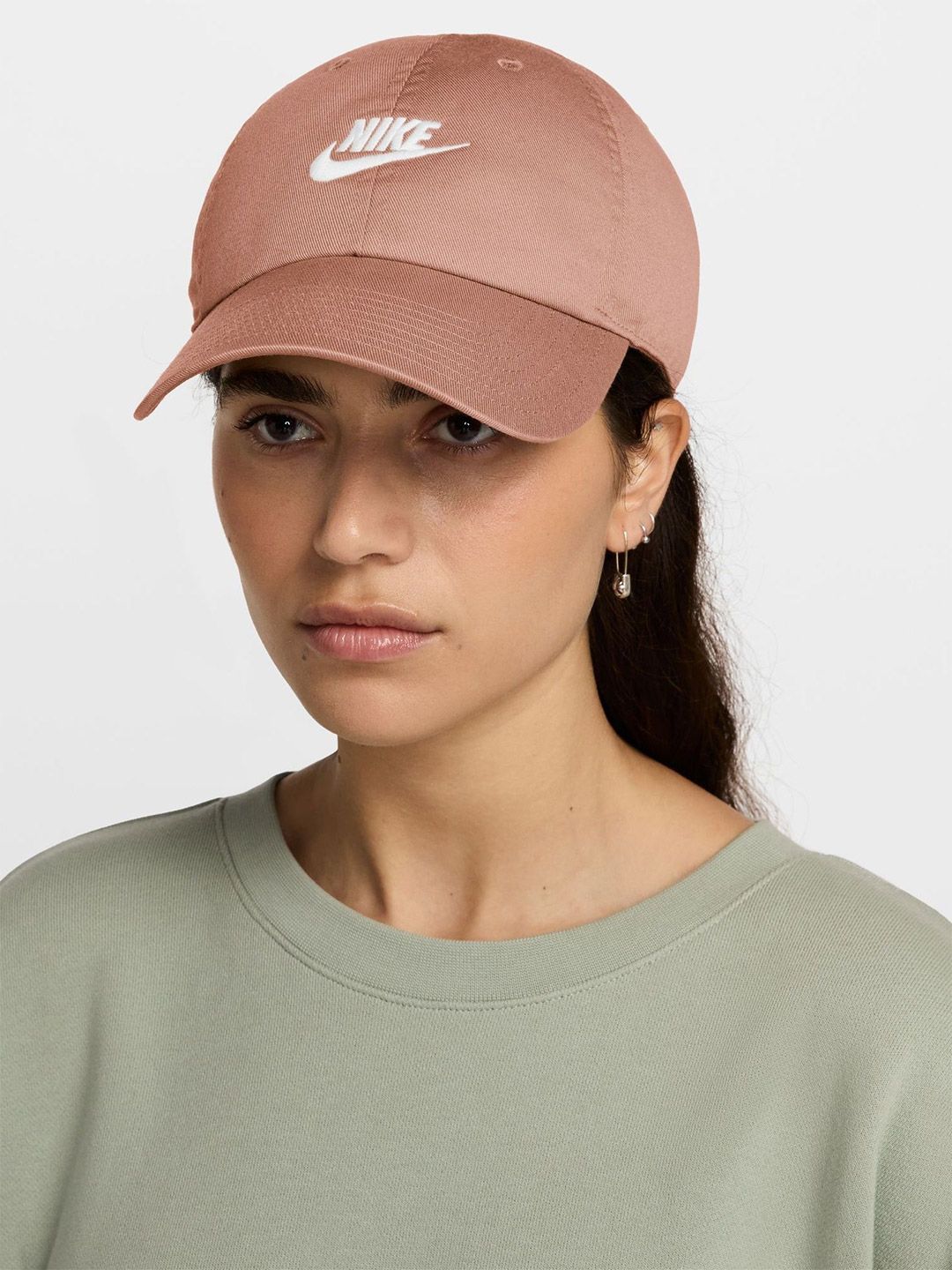 cap women nike