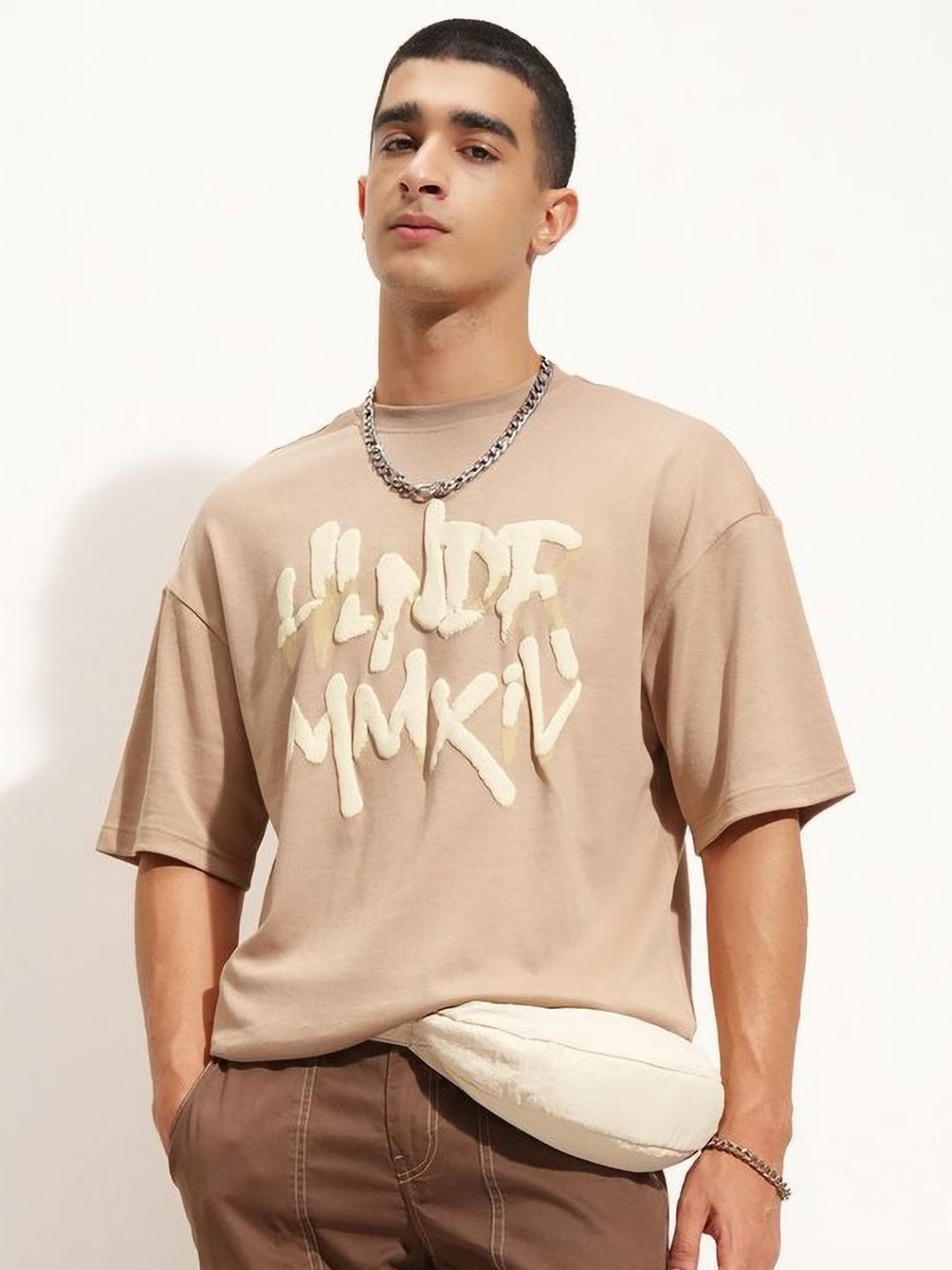 HIGHLANDER Typography Round Neck Printed Drop-Shoulder Sleeves T-shirt