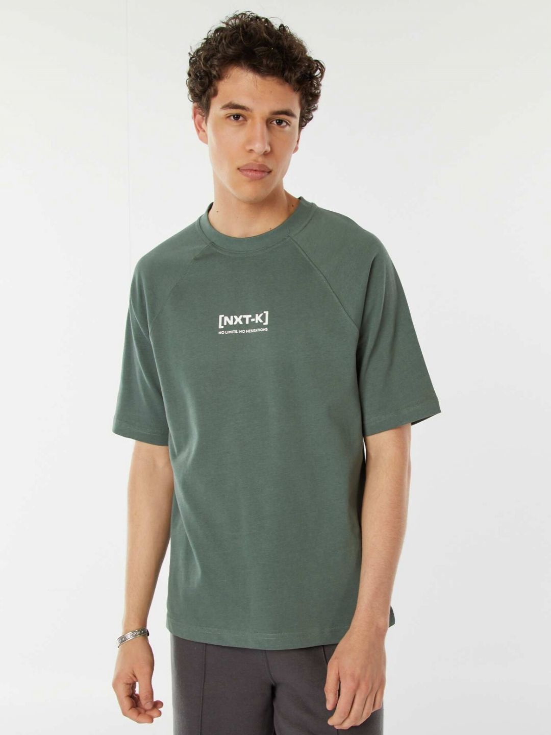 KIABI Typography Printed Raglan Sleeves Relaxed Fit Pure Cotton T-Shirt