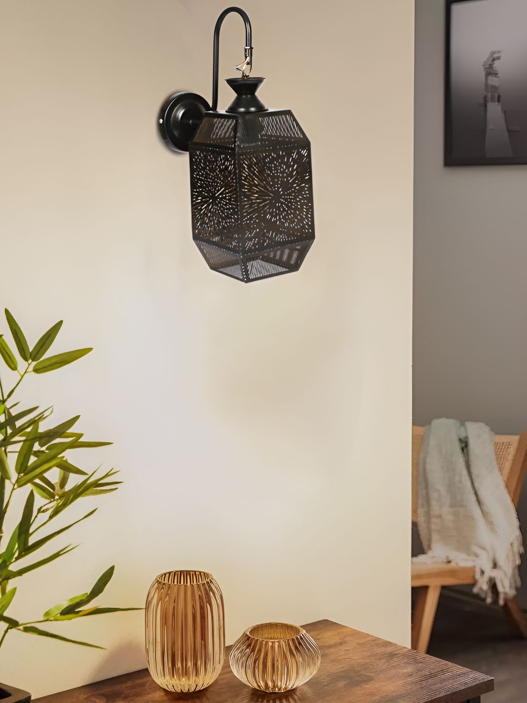 decorativeray Black Metal Cylinder Shaped Wall Lamp