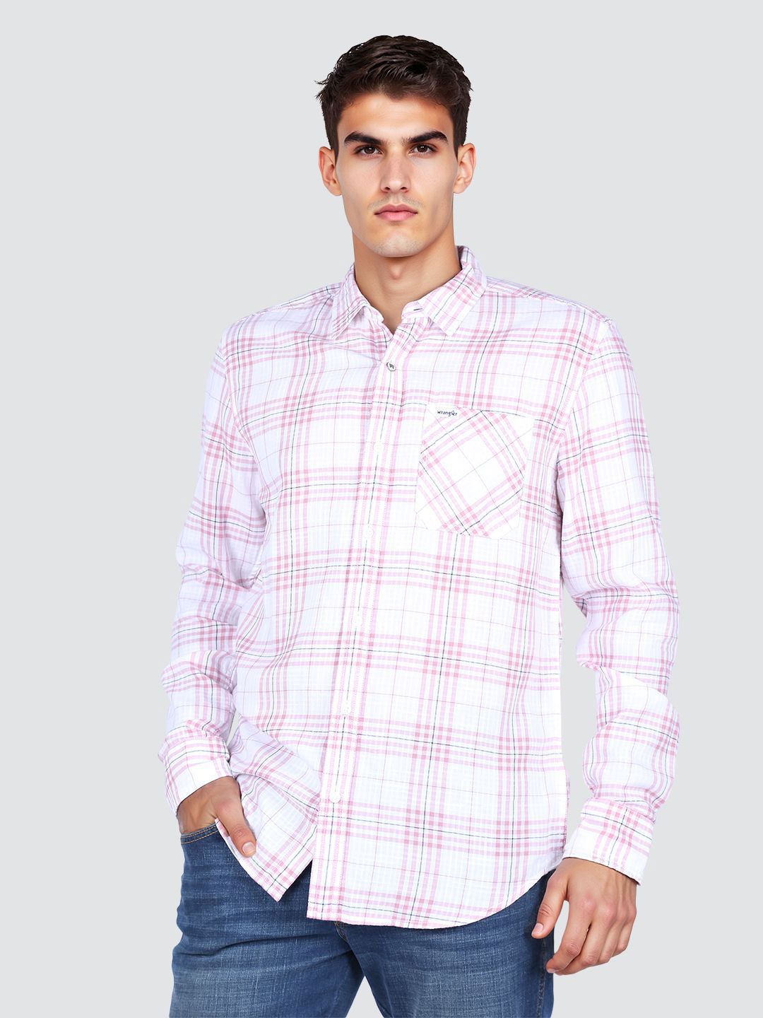 Wrangler Checked Spread Collar Pure Cotton Regular Fit Shirt