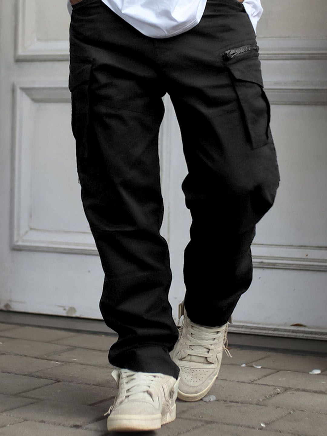 FTX Men Regular Fit Mid-Rise Mildly Distressed Cotton Cargos