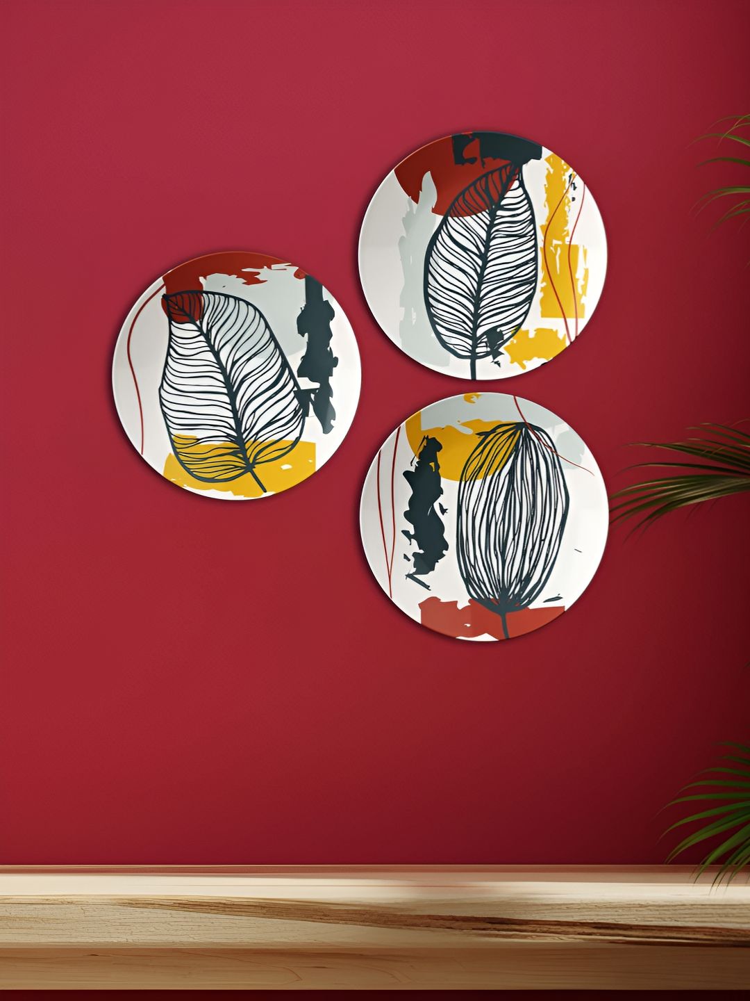 THE QUIRKY HOME Bold Expression Ceramic Bohemian Glossy Hanging Hall 3Pcs Wall Plates-10In