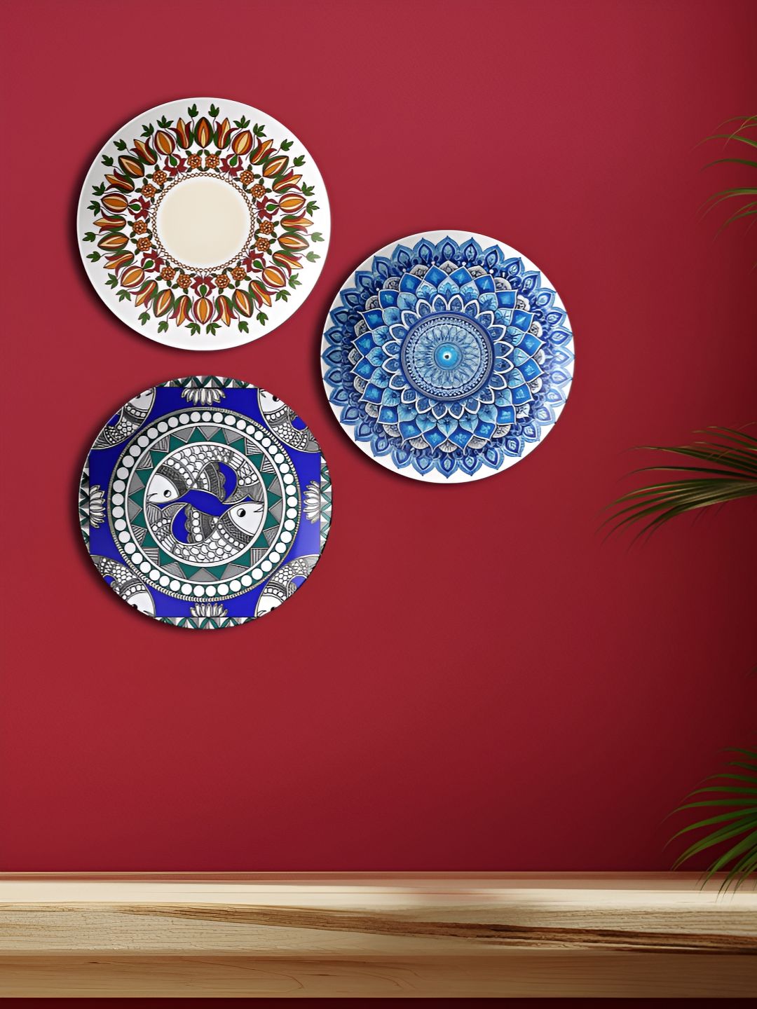 THE QUIRKY HOME Ceramic Bohemian Glossy Hanging Hall 3Pcs Wall Plates-10In