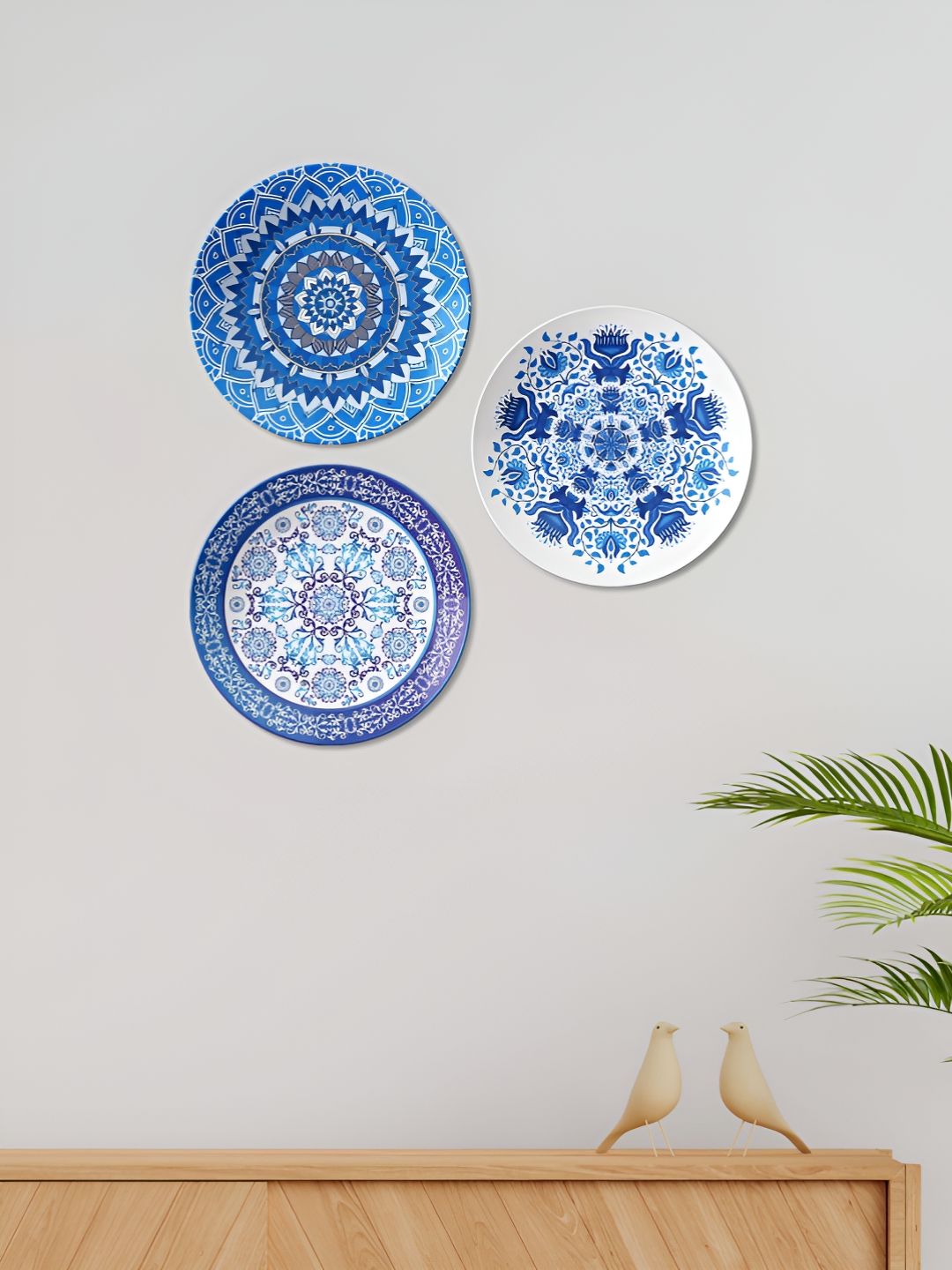 THE QUIRKY HOME Krishna's Charm Ceramic Ethnic Motifs Glossy Hall 3Pcs Wall Plates-10In